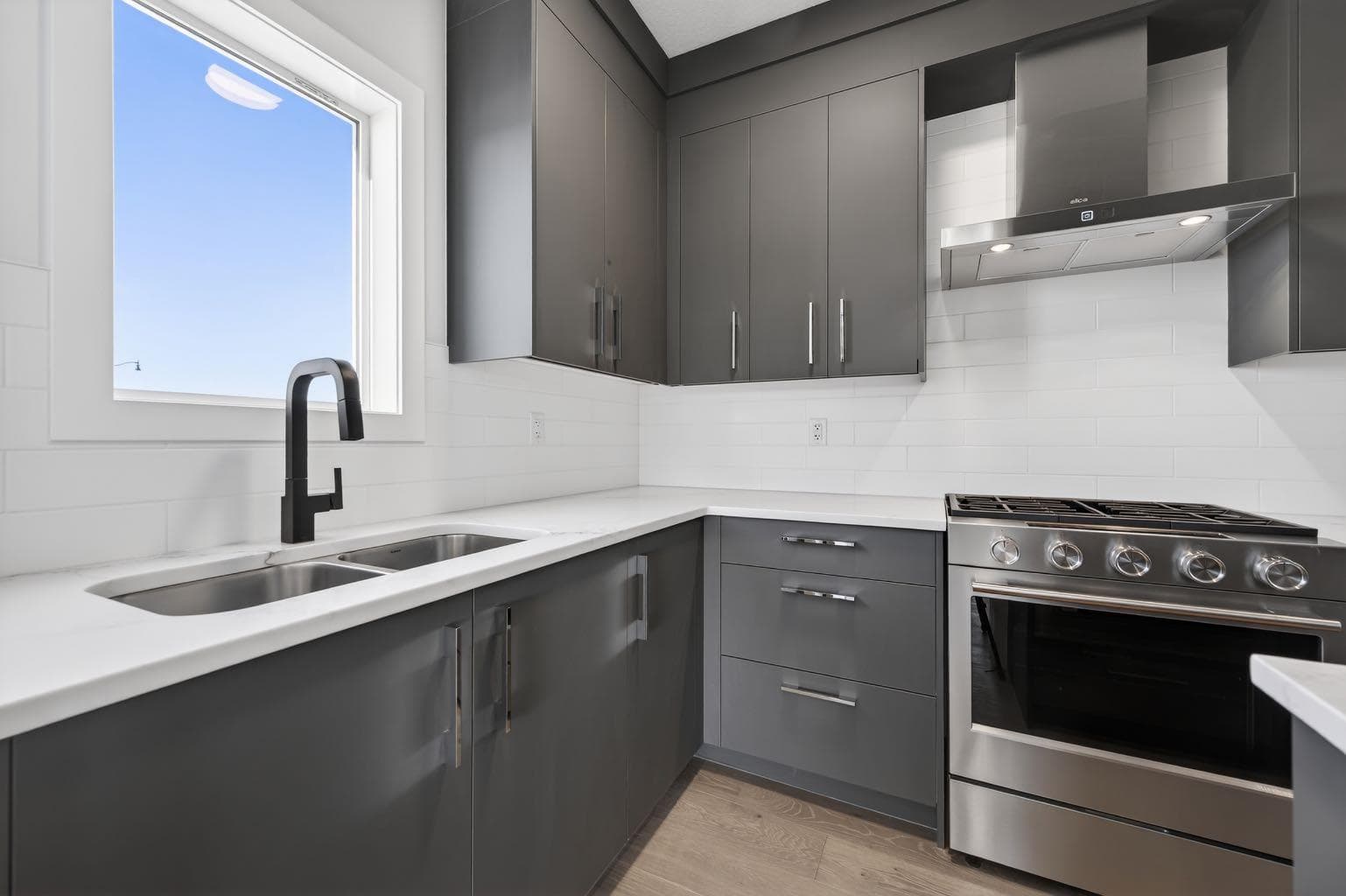 709 Dawson Common — photo 4