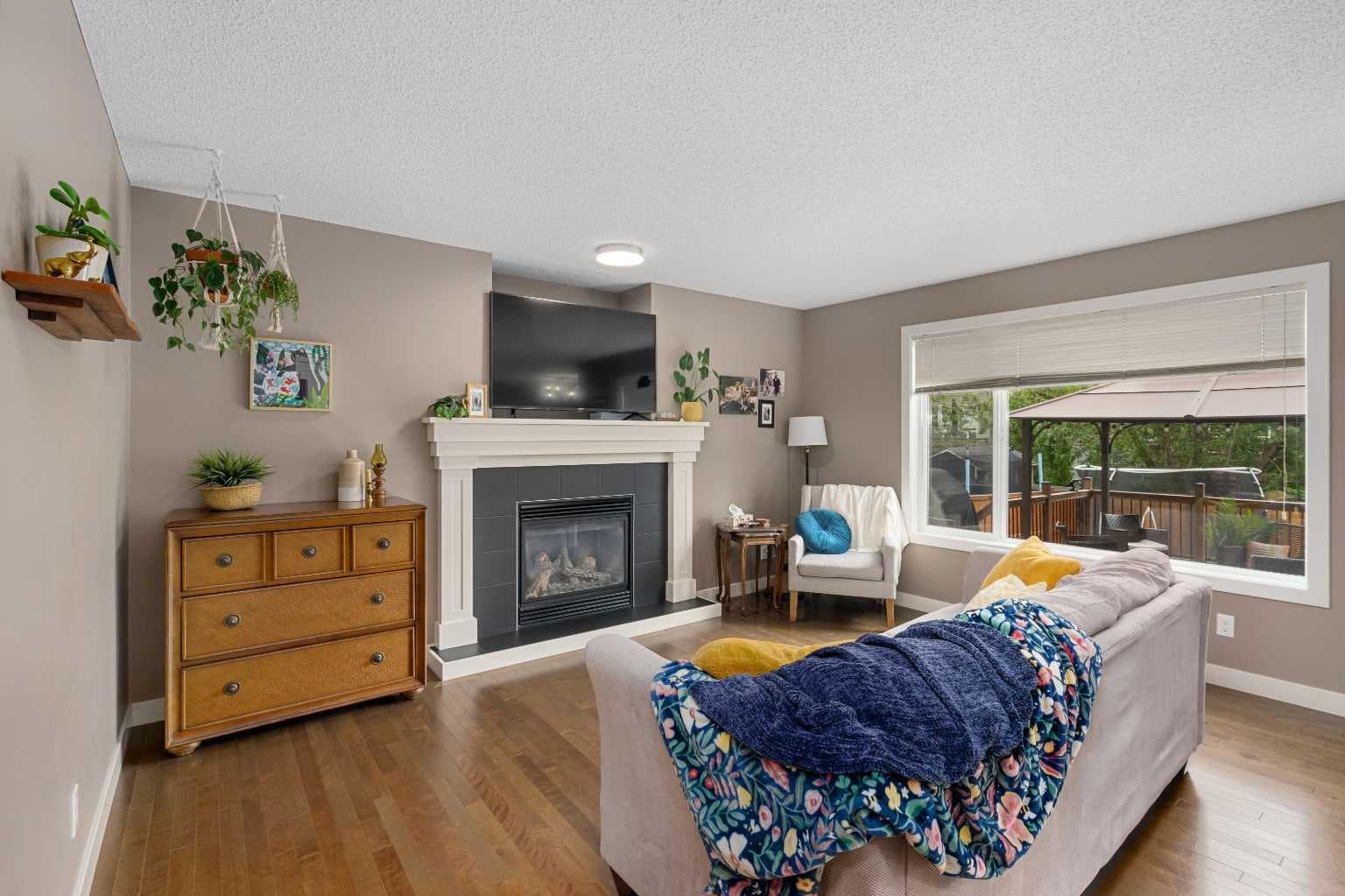 2067 Luxstone Boulevard SW — photo 2