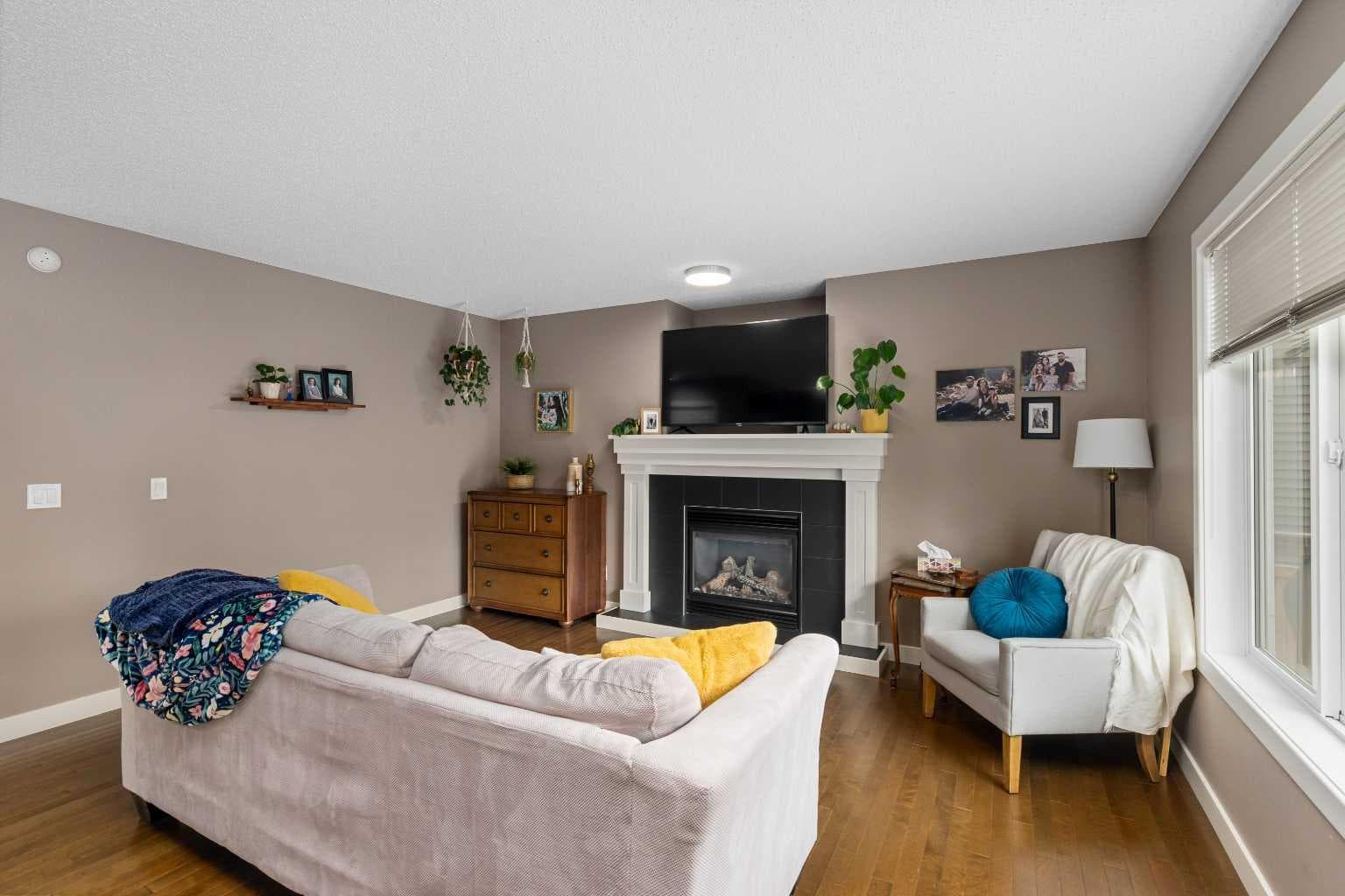 2067 Luxstone Boulevard SW — photo 3