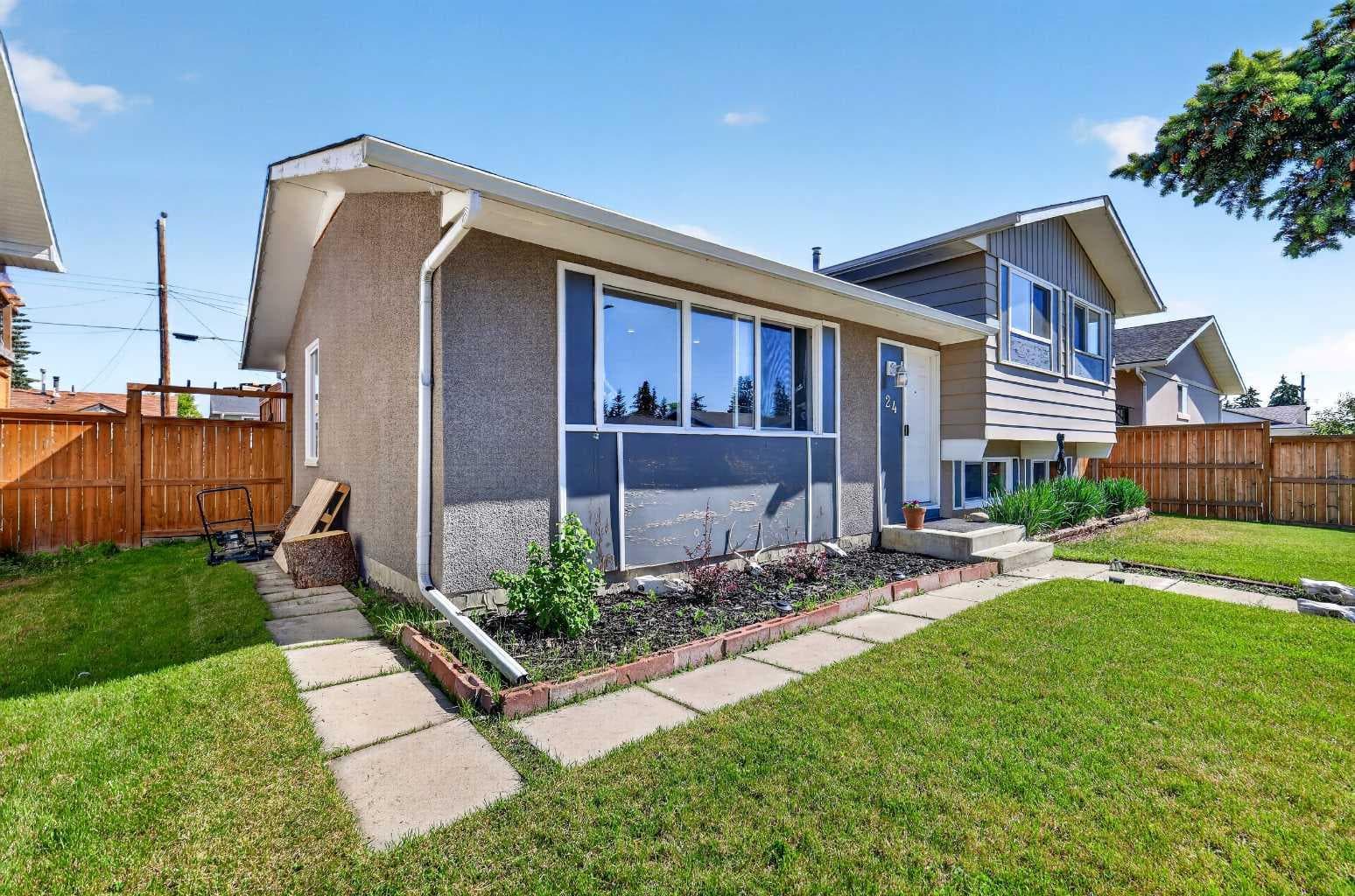 24 Penworth Crescent SE — photo 3