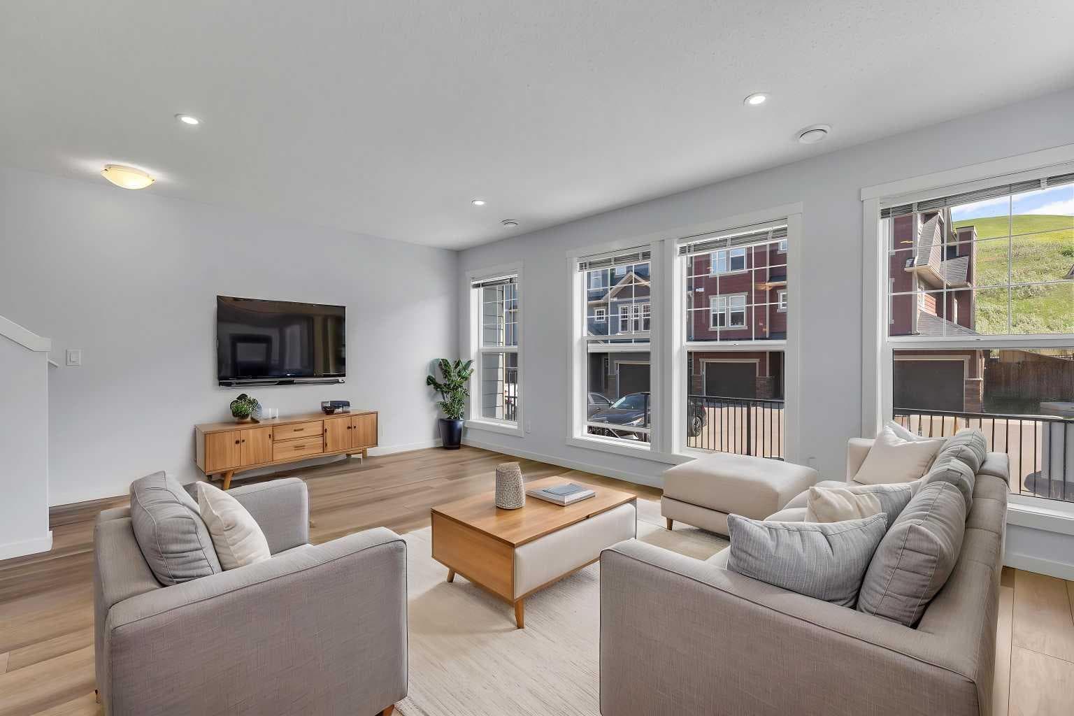 237 Cranbrook Square SE — photo 4