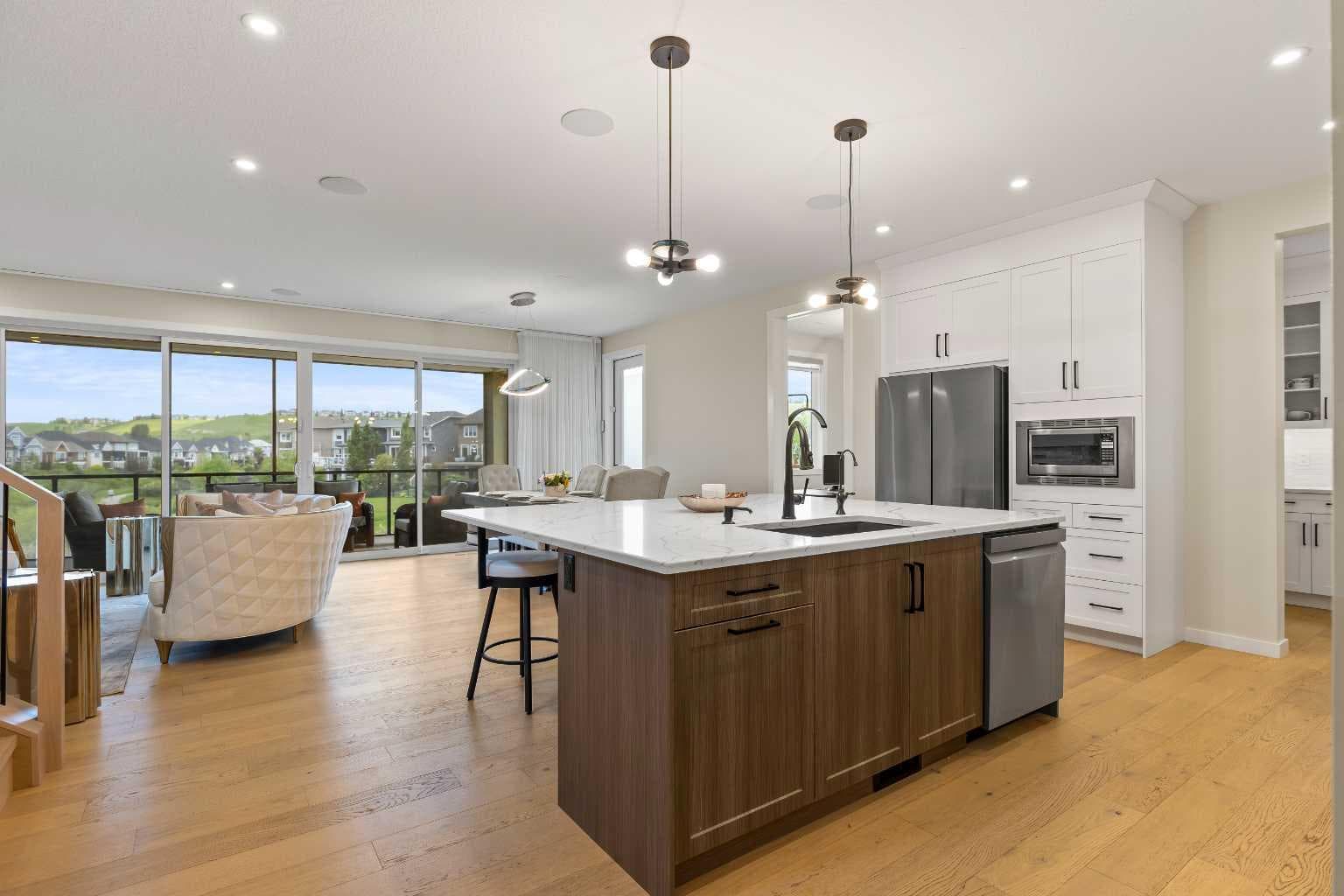 1104 Cranbrook Gardens SE — photo 3