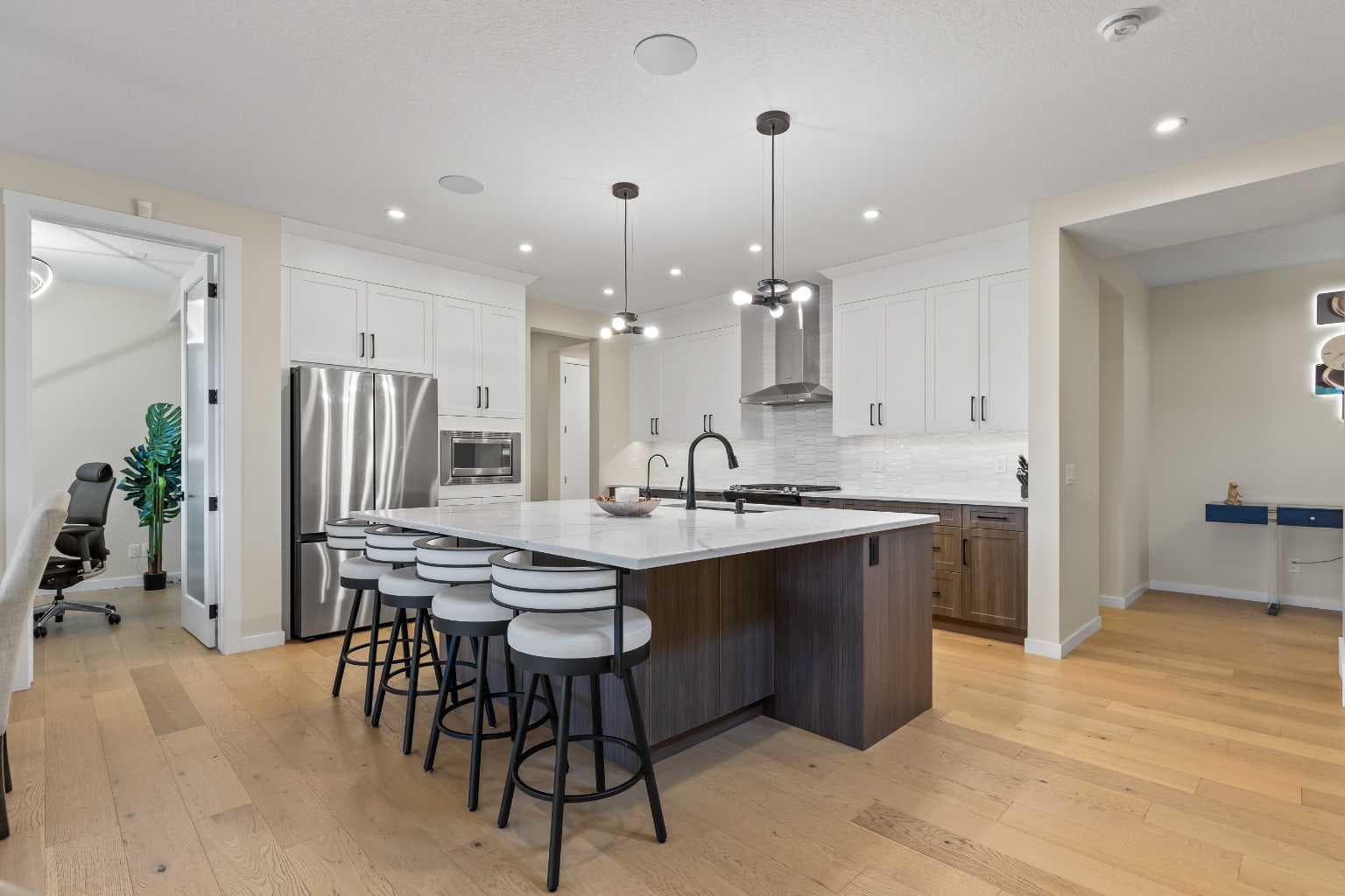 1104 Cranbrook Gardens SE — photo 5