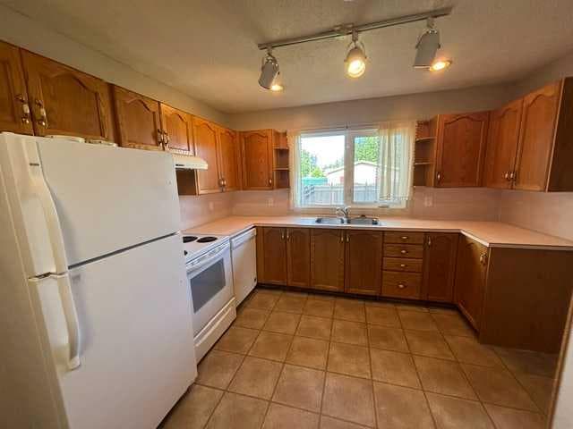 4406 FORDHAM Crescent SE — photo 3