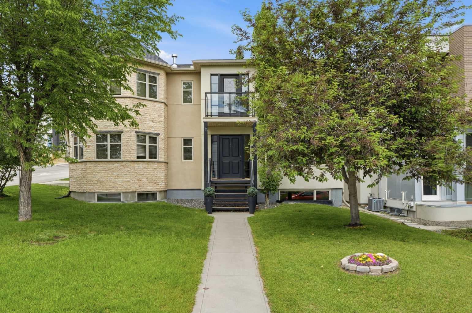 2040 31 Avenue SW — photo 1