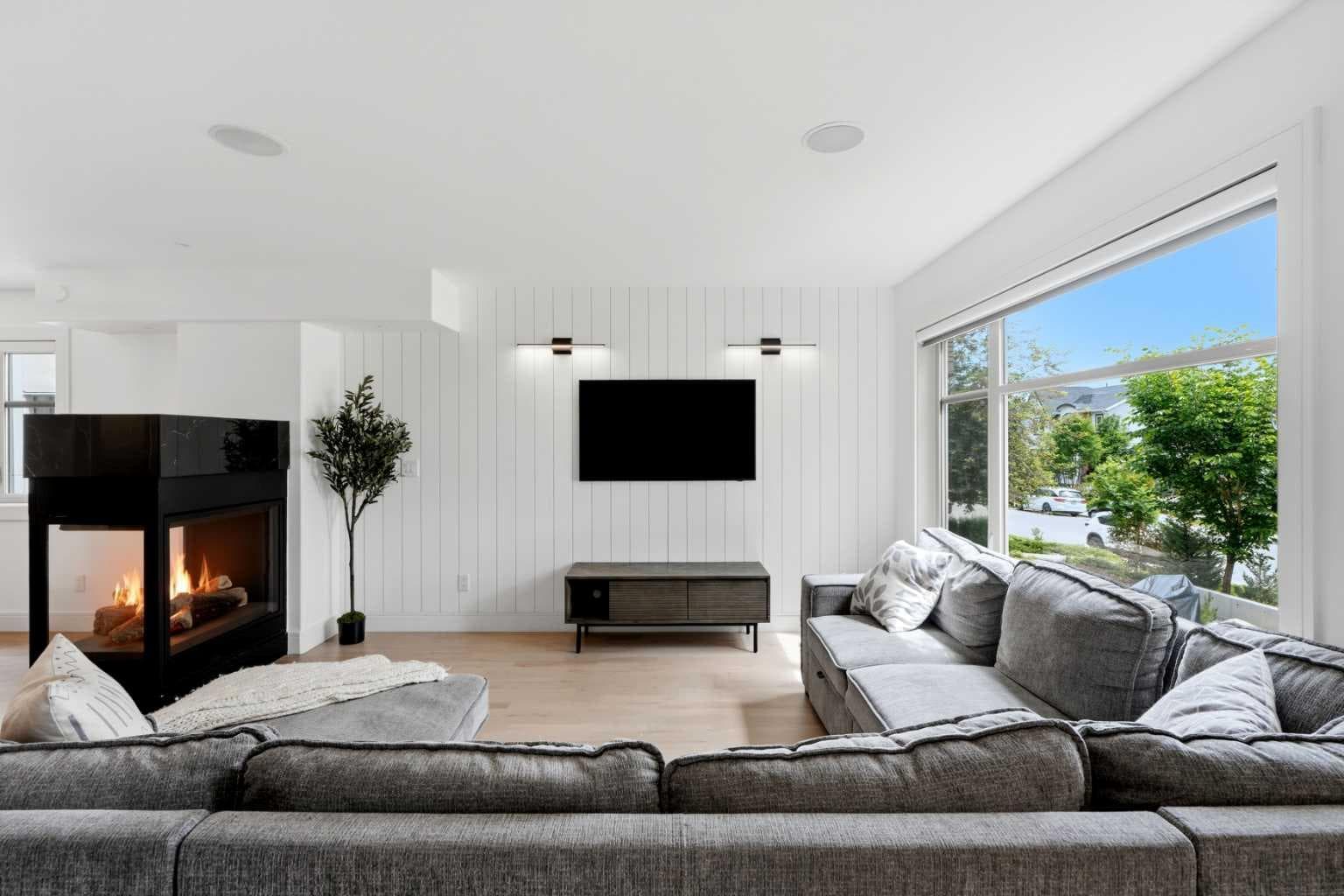 2040 31 Avenue SW — photo 4