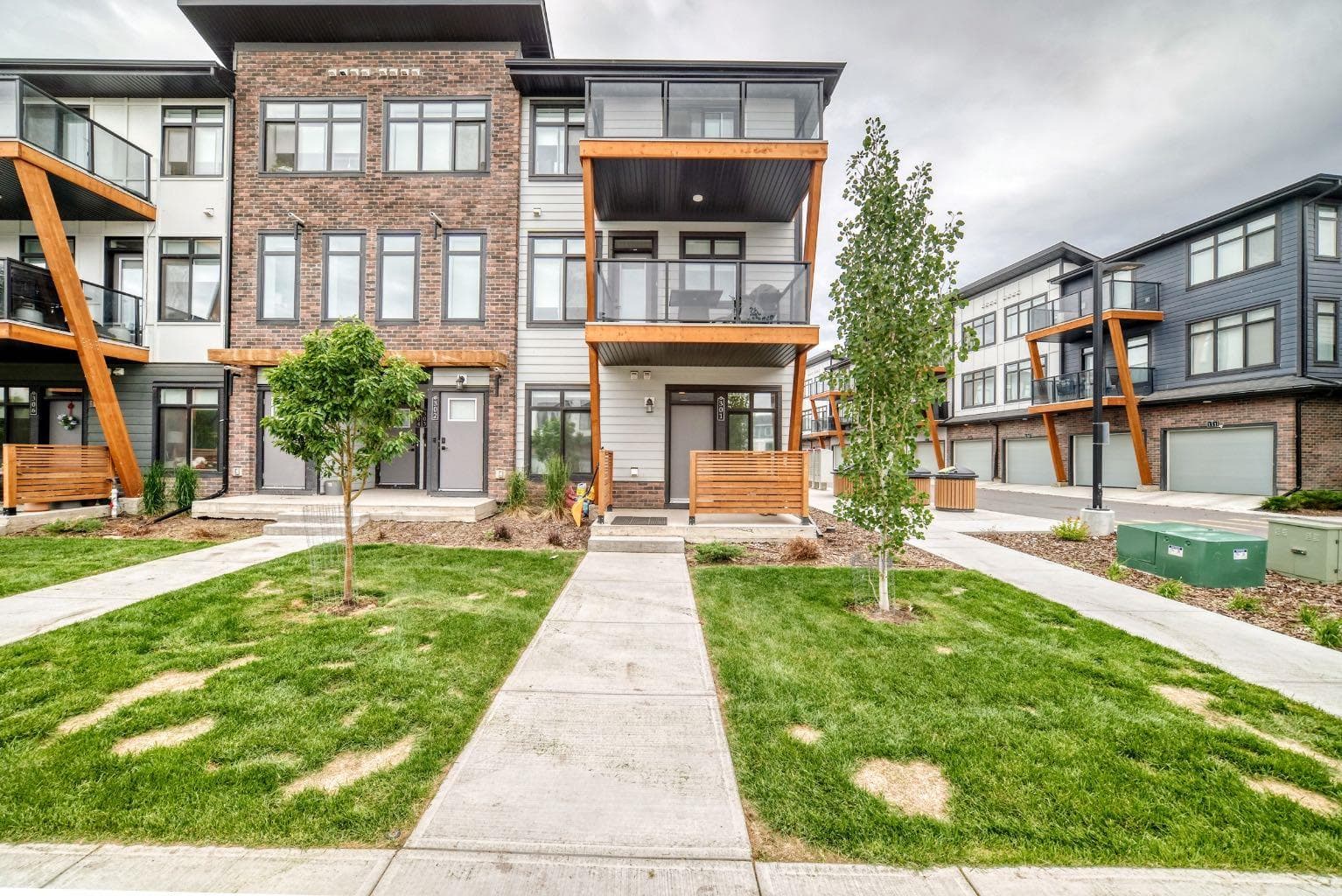 301, 562 Seton Circle SE — photo 1