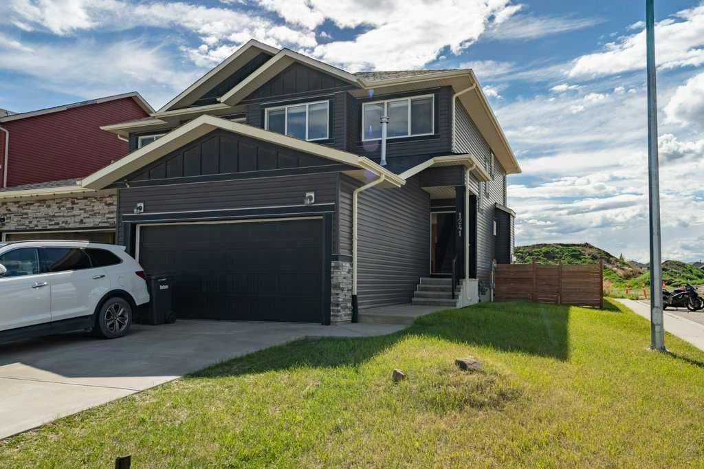 1241 Westmount Drive — photo 1
