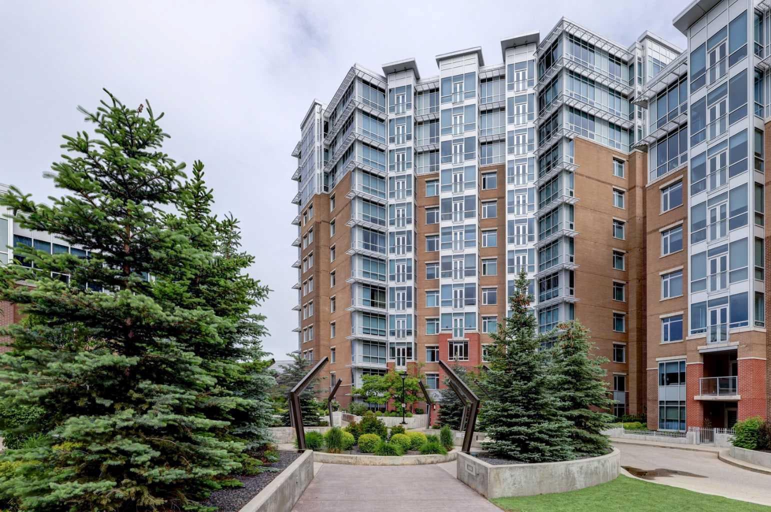 206, 16 Varsity Estates Circle NW — photo 1