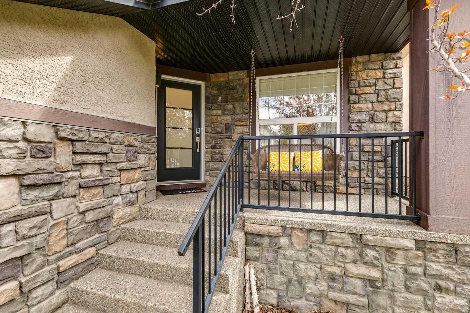 55 Wentworth Manor SW — photo 2