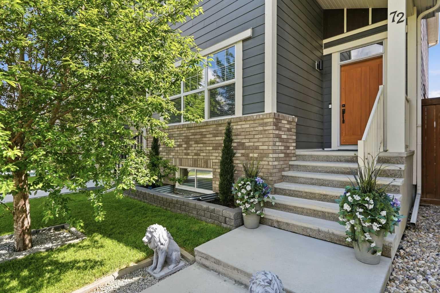 72 Masters Manor SE — photo 2