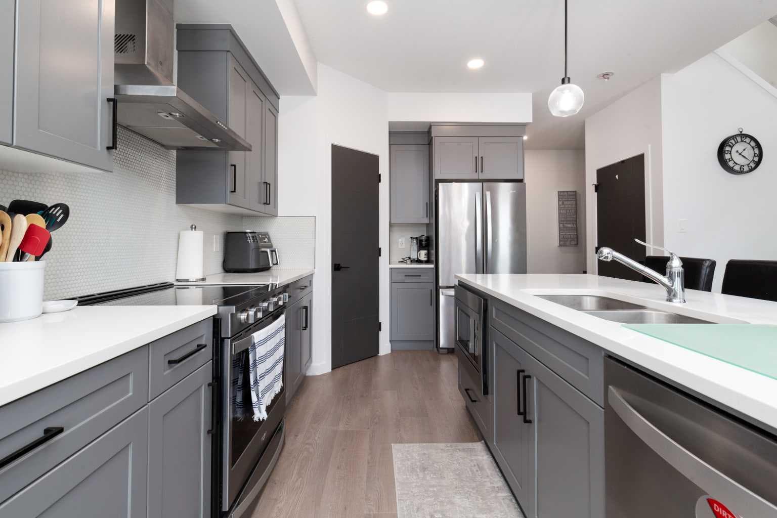 1219 Pacific Circle W — photo 2