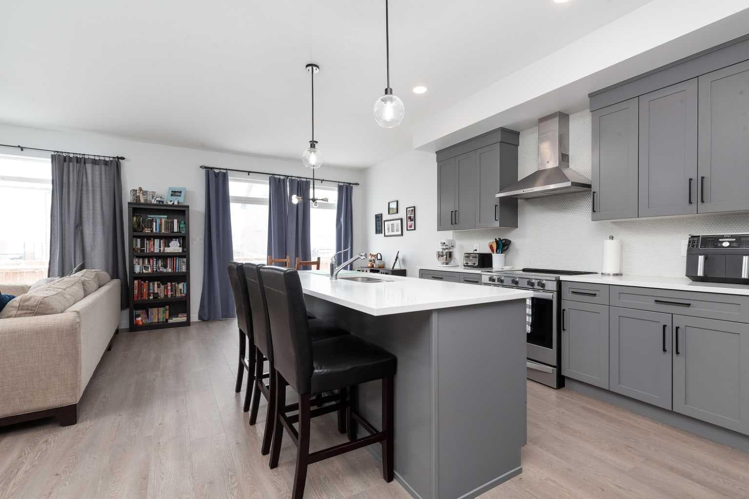 1219 Pacific Circle W — photo 3