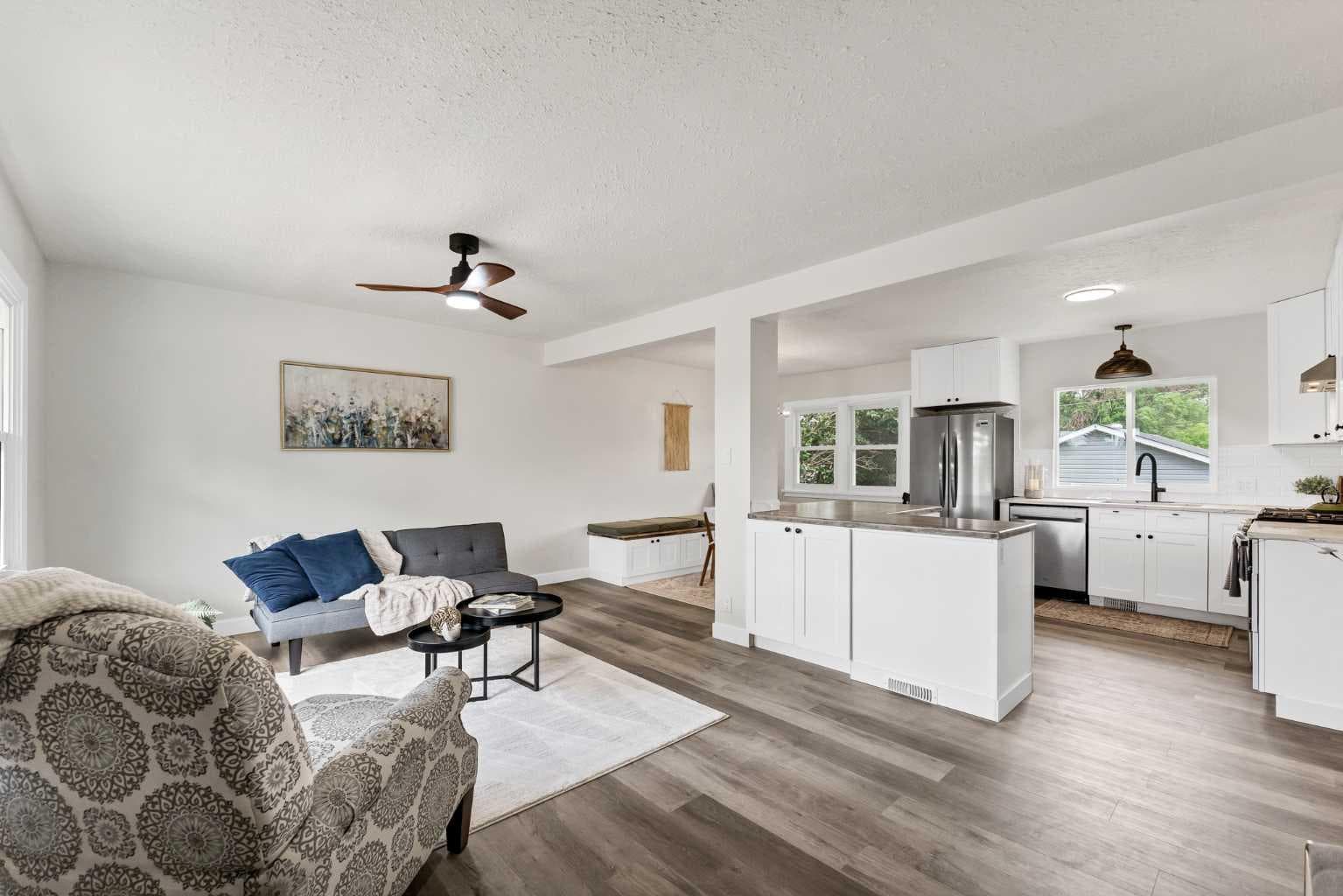 1005 Bullivant Crescent SW — photo 5