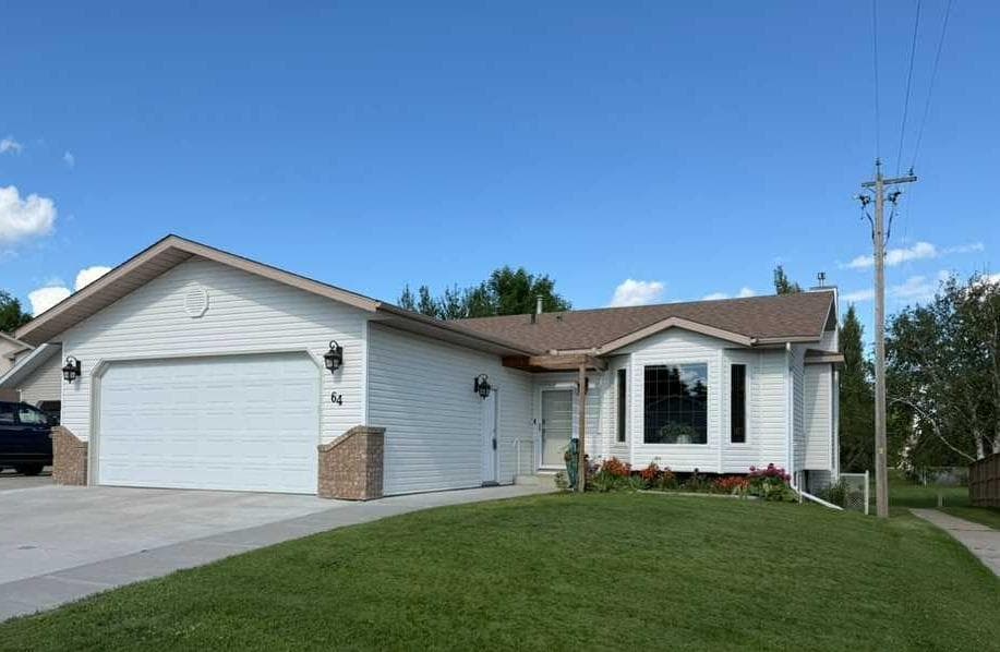 64 Prairie Meadows Road W — photo 1