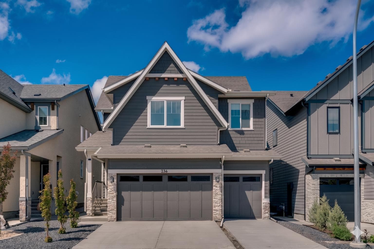 236 Marina Grove SE — photo 1