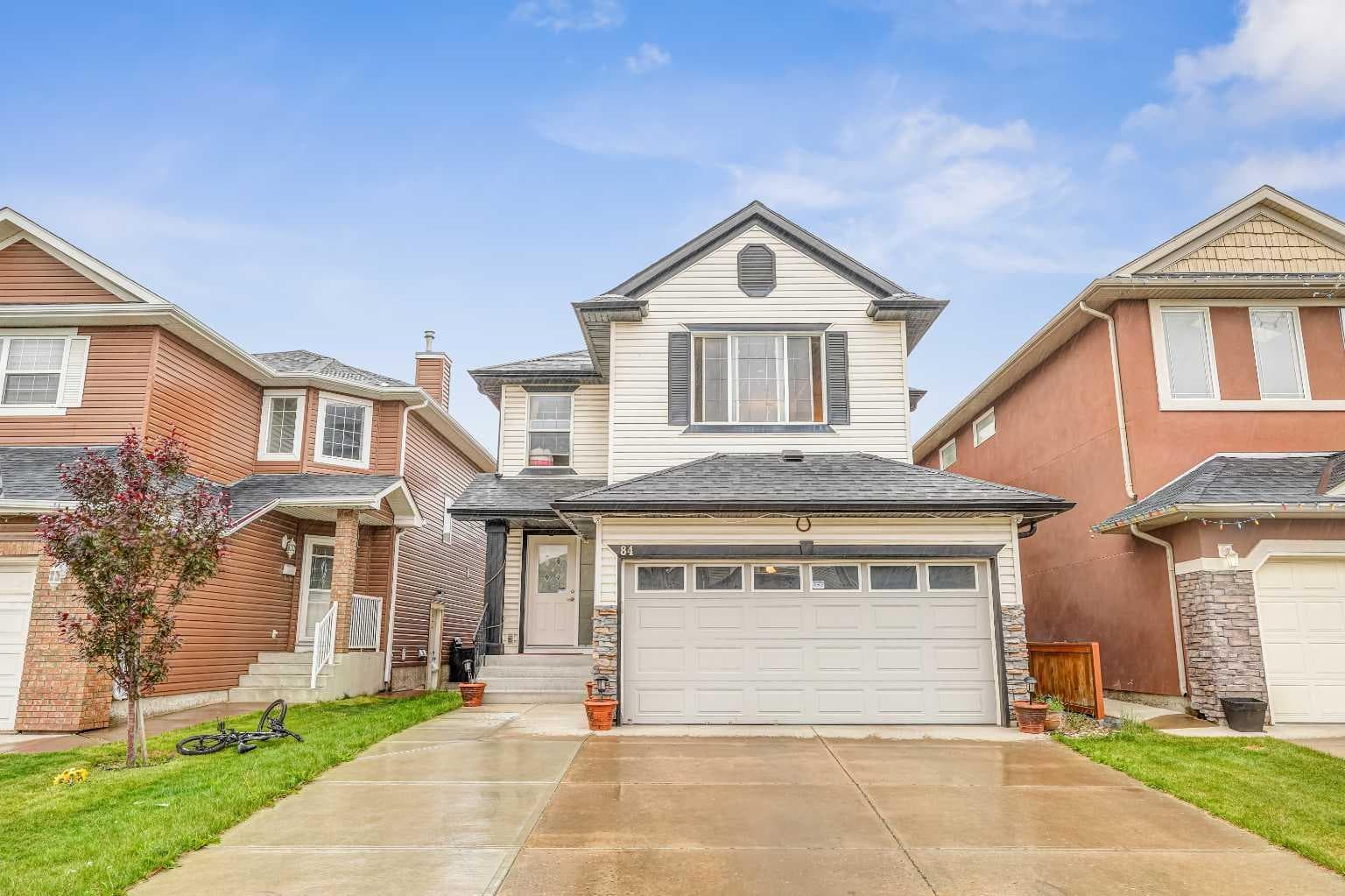 84 Saddletree Close NE — photo 2