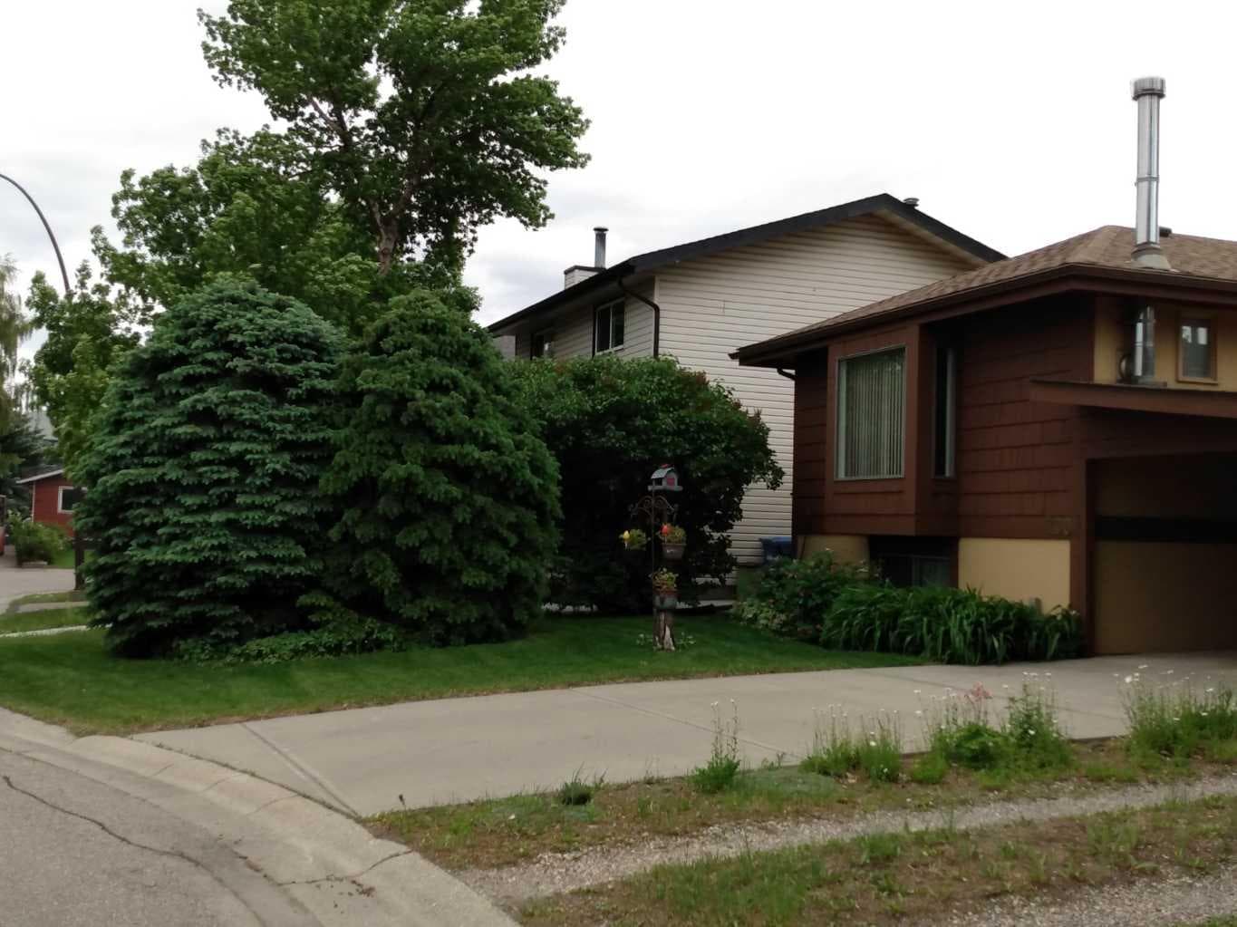 100 Doverglen Crescent SE — photo 3