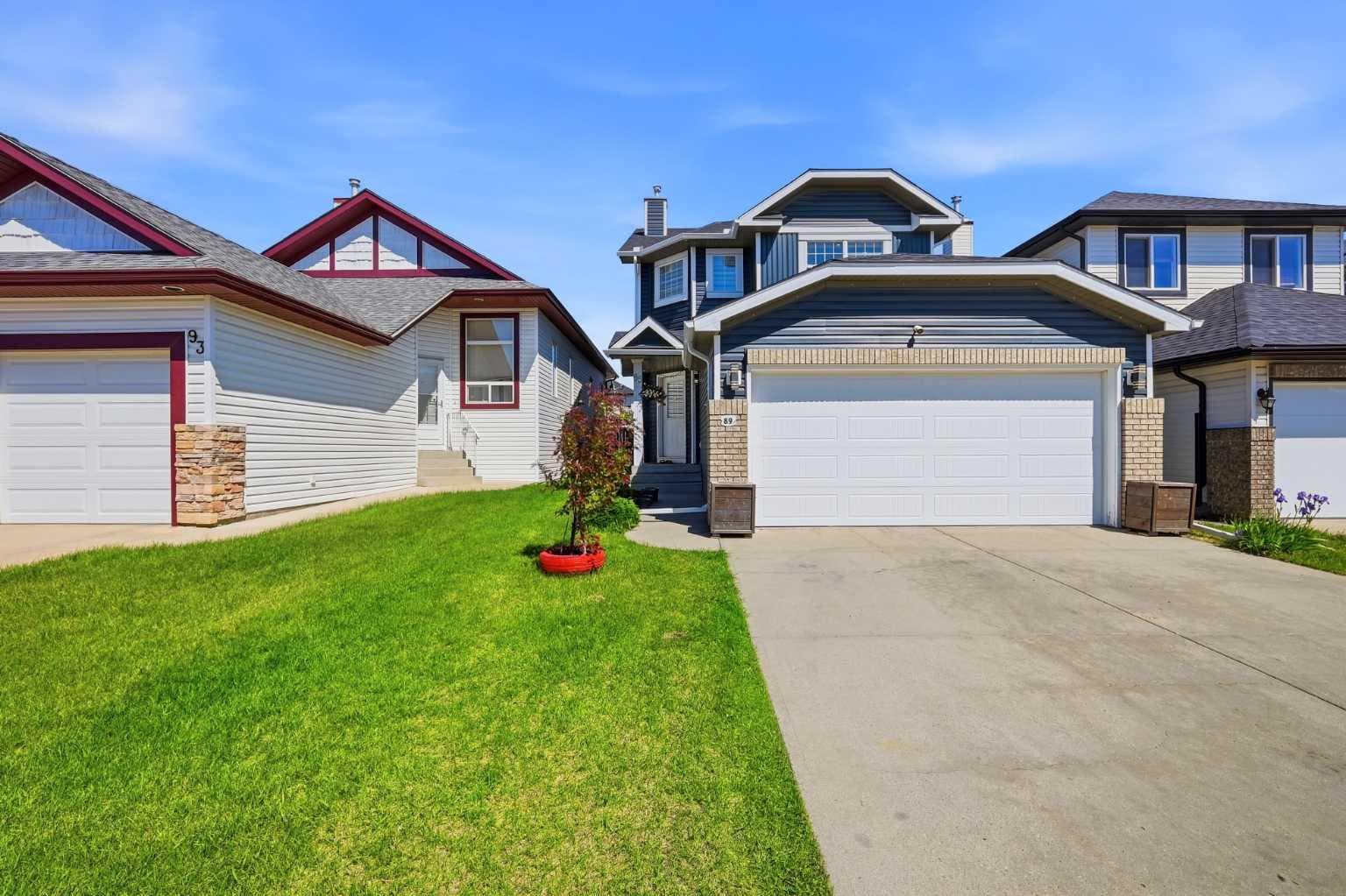 89 Saddlehorn Close NE — photo 1