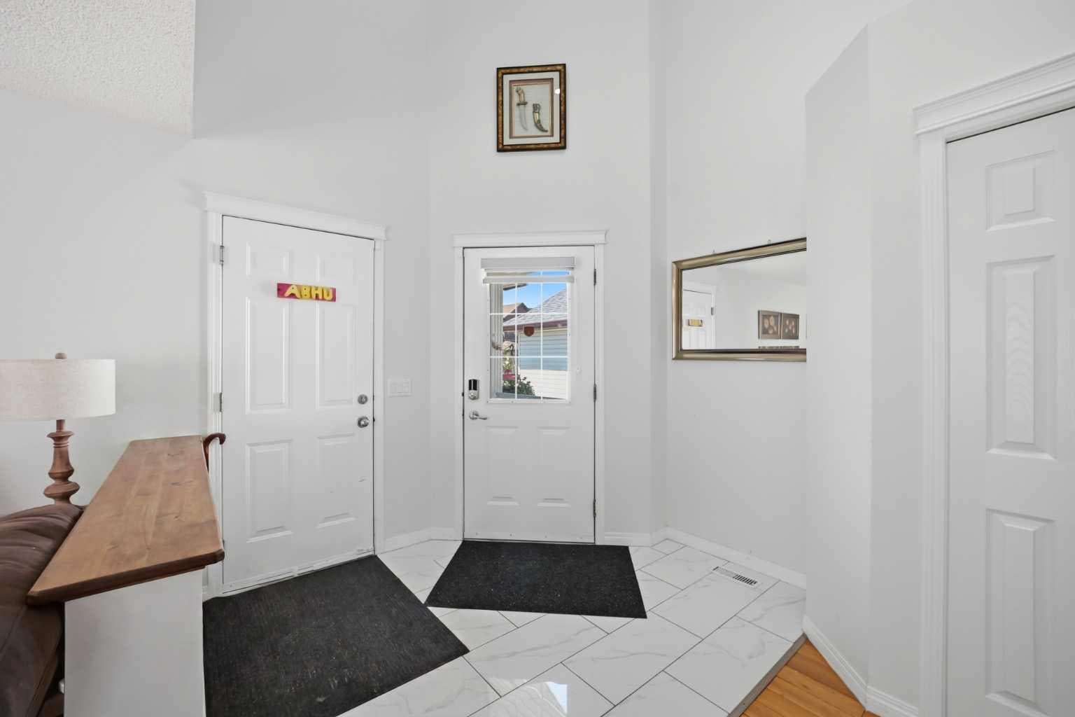 89 Saddlehorn Close NE — photo 3