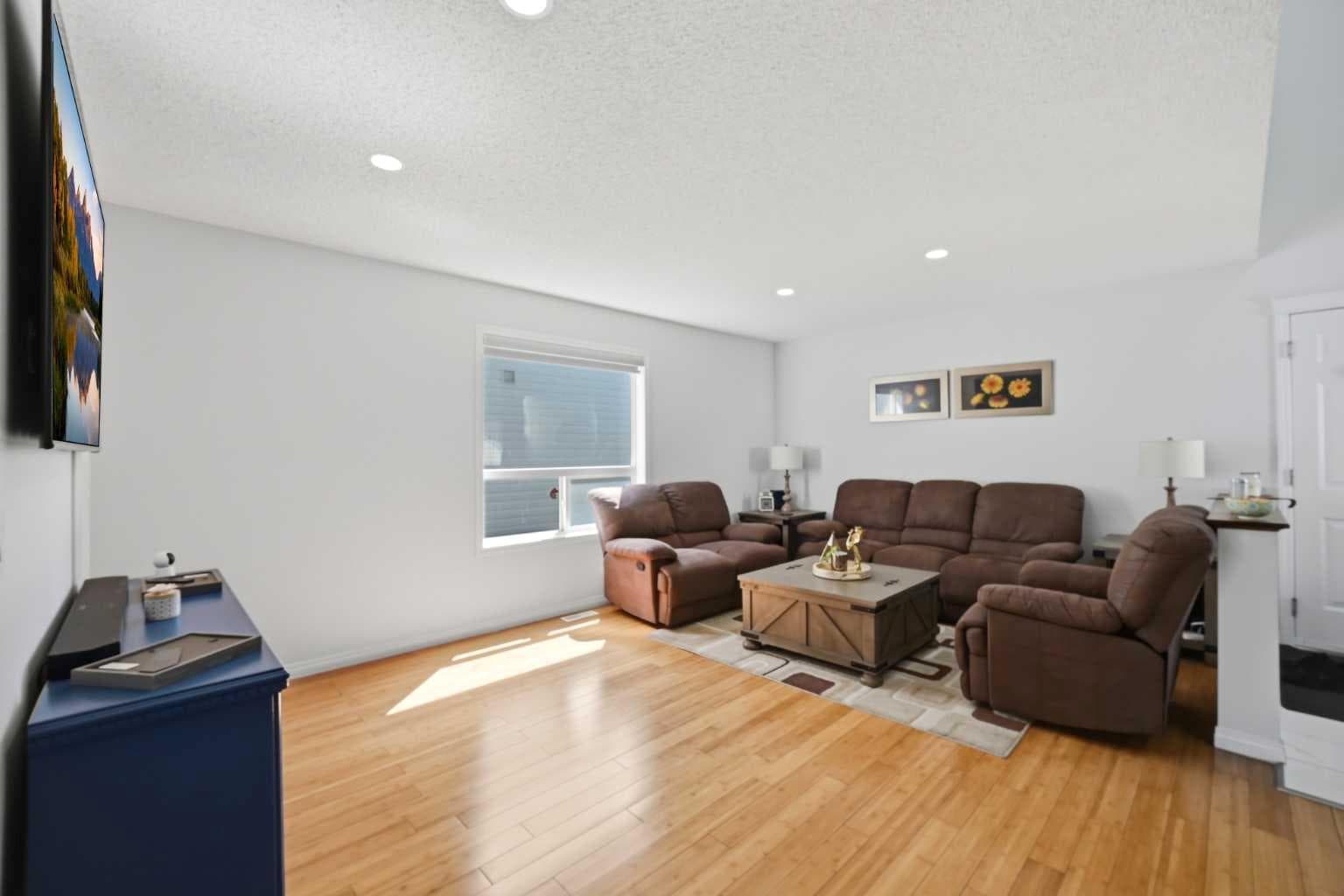 89 Saddlehorn Close NE — photo 5