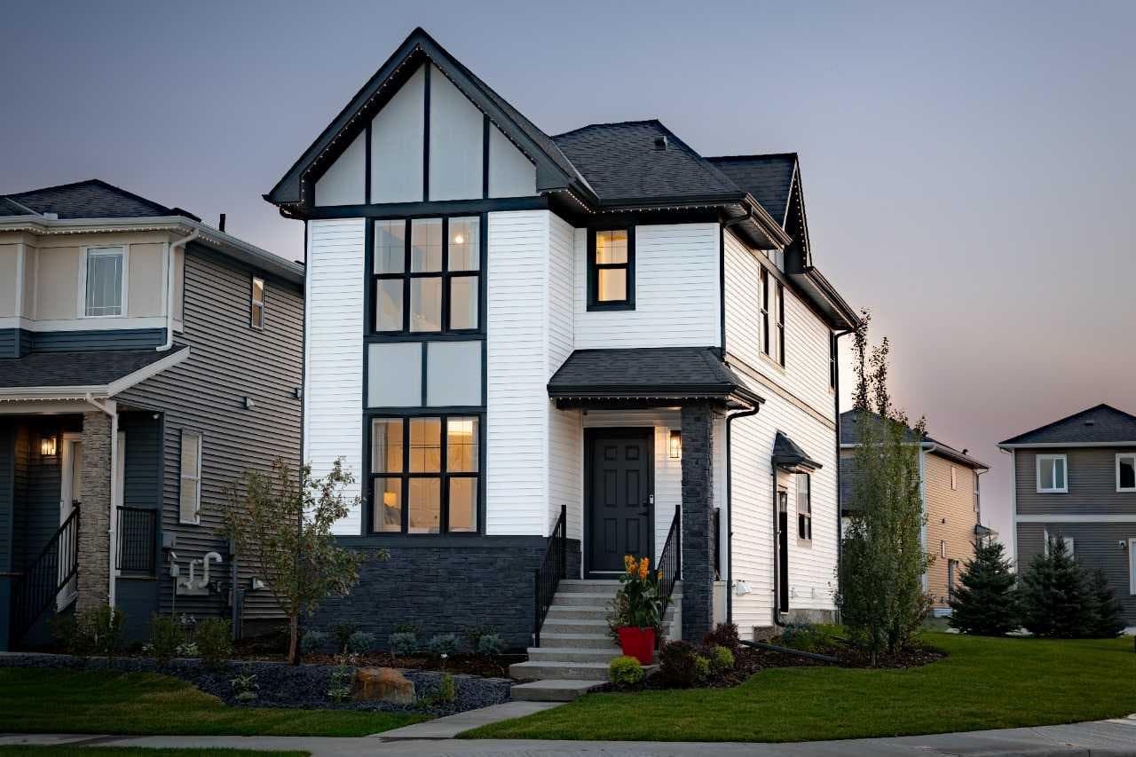 461 Rosemary Gardens SE — photo 1