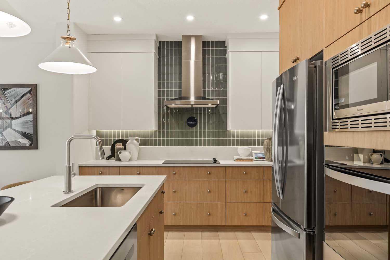 148 Lucas Green NW — photo 3