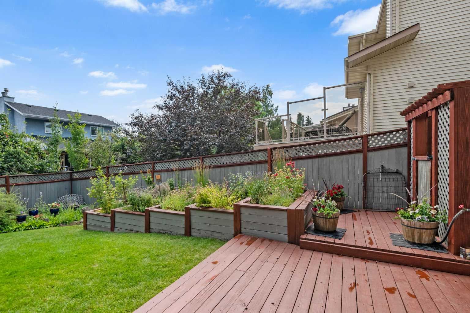 112 Hawkford Crescent NW — photo 3