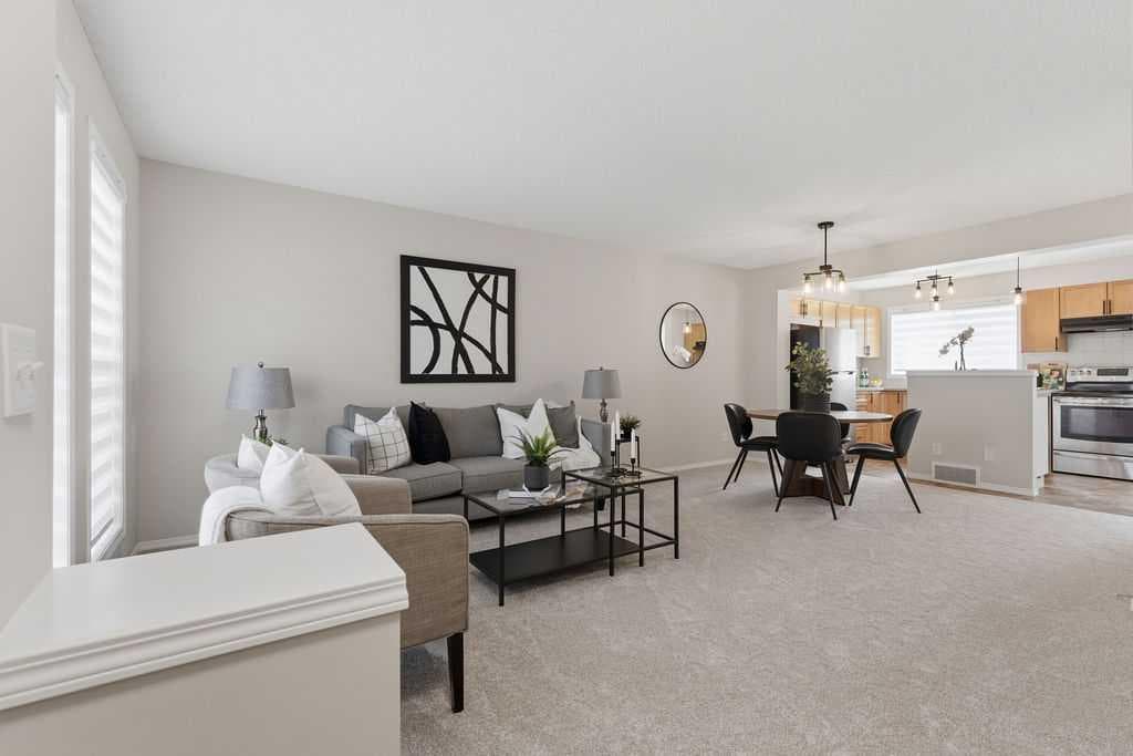 115 Elgin Meadows View SE — photo 1