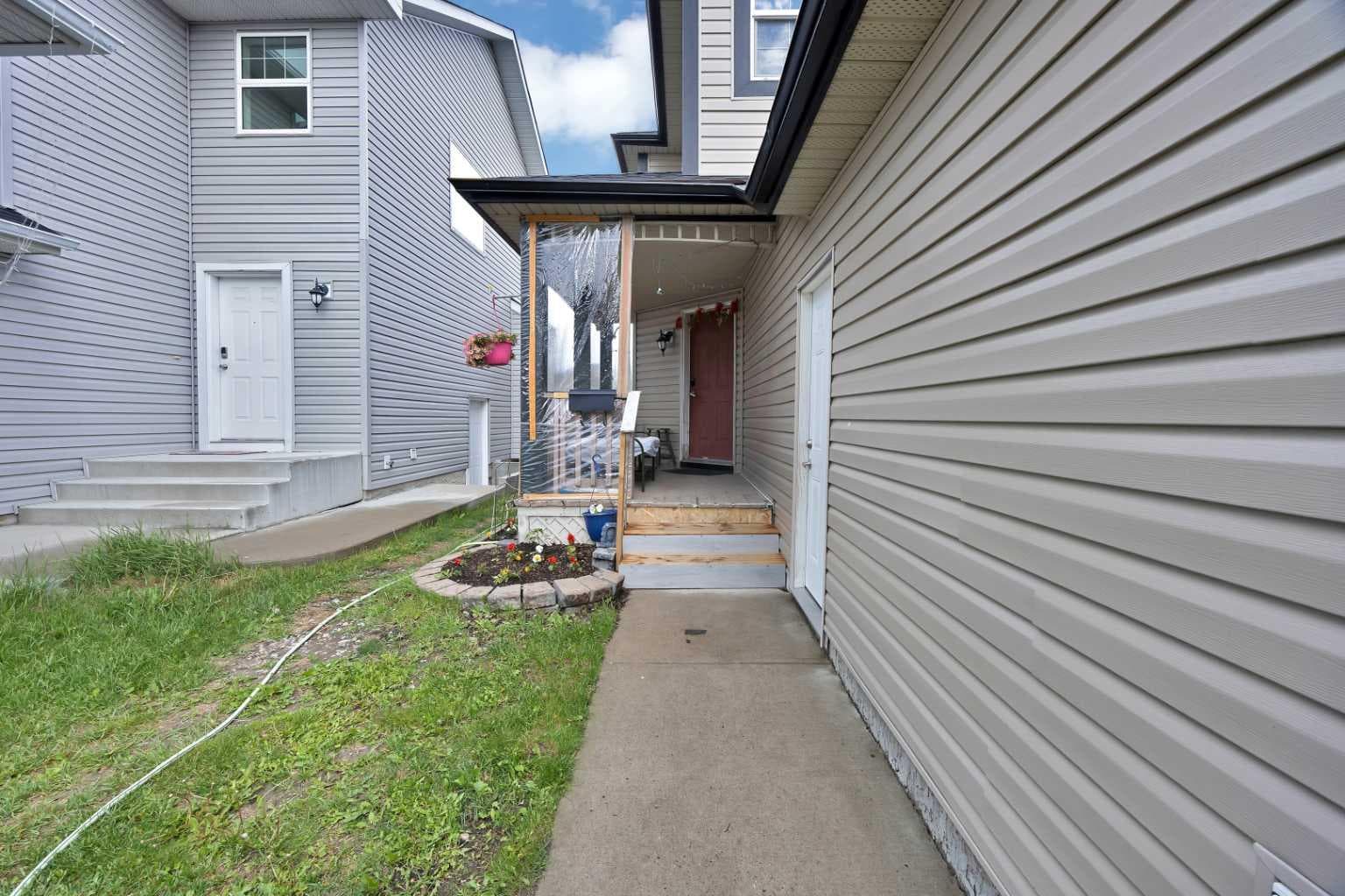25 Martha's Meadow Place NE — photo 4