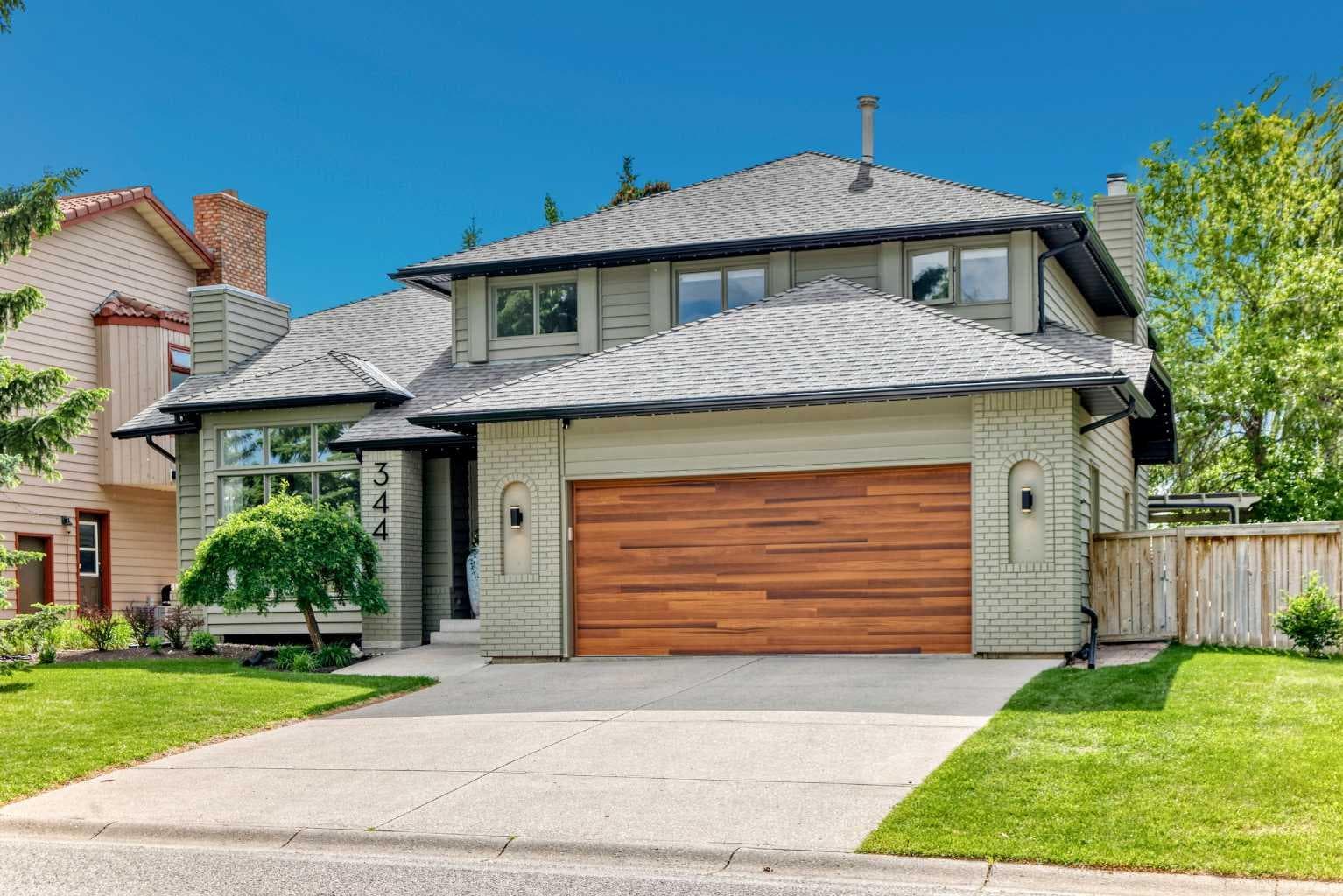 344 Canterville Drive SW — photo 2