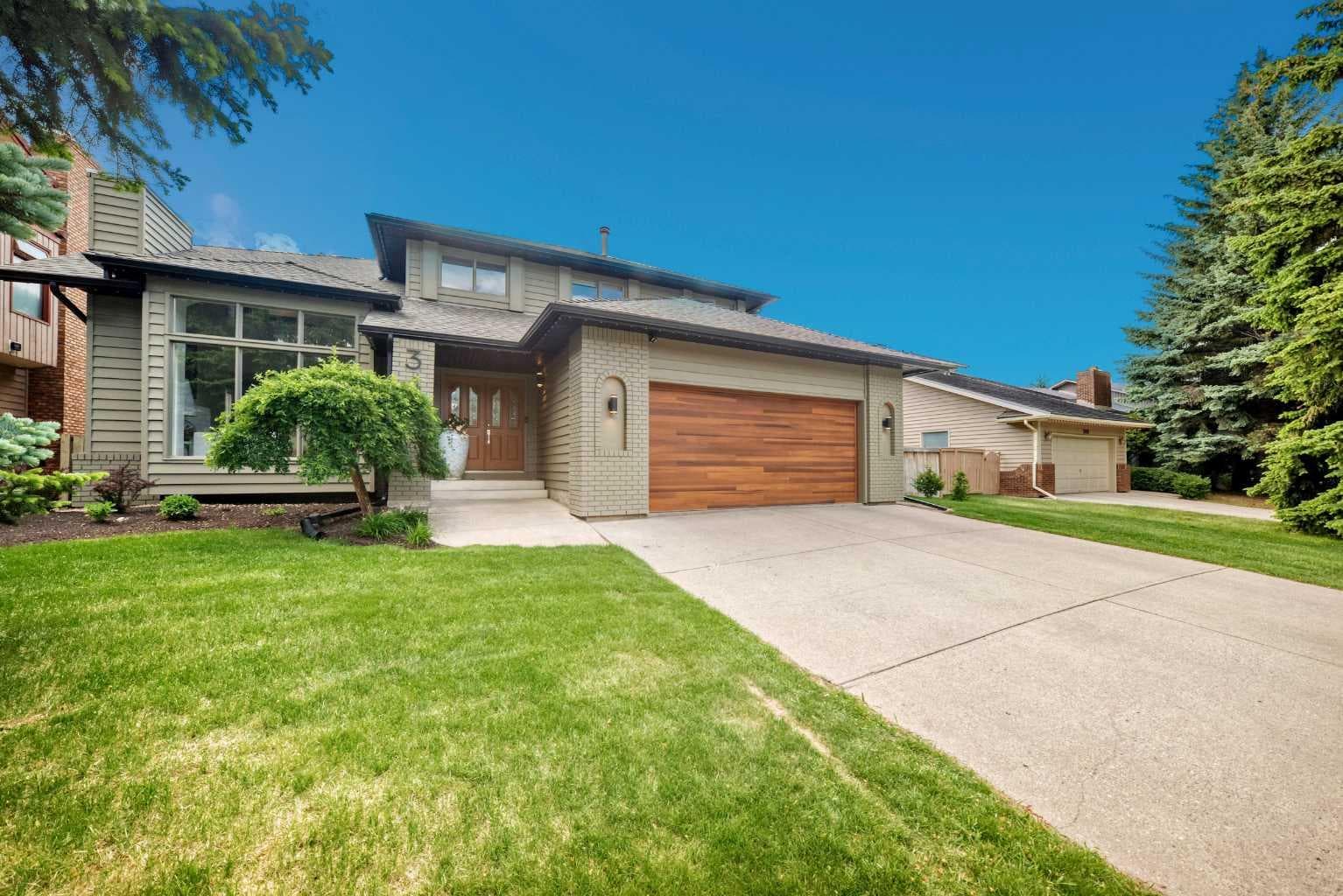 344 Canterville Drive SW — photo 4