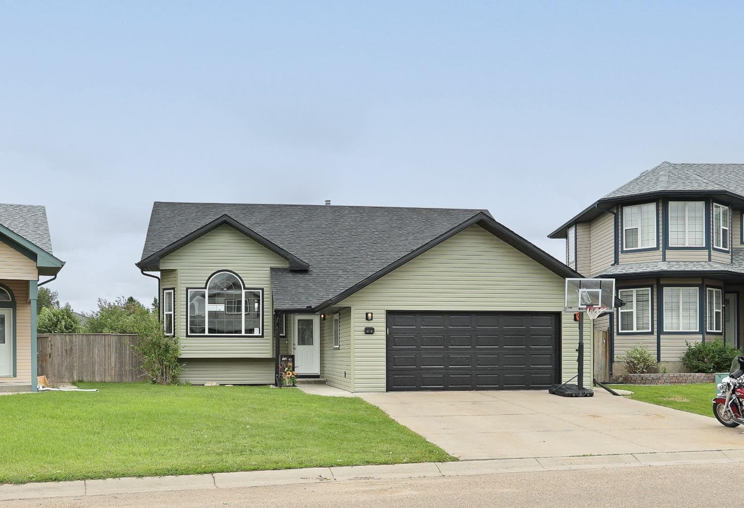 23 Upland Place — photo 1
