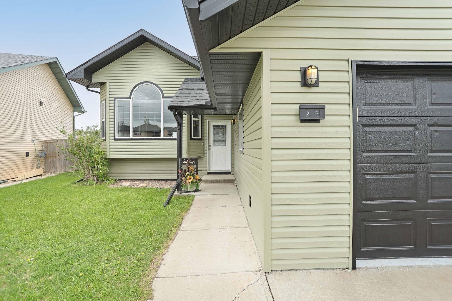 23 Upland Place — photo 2