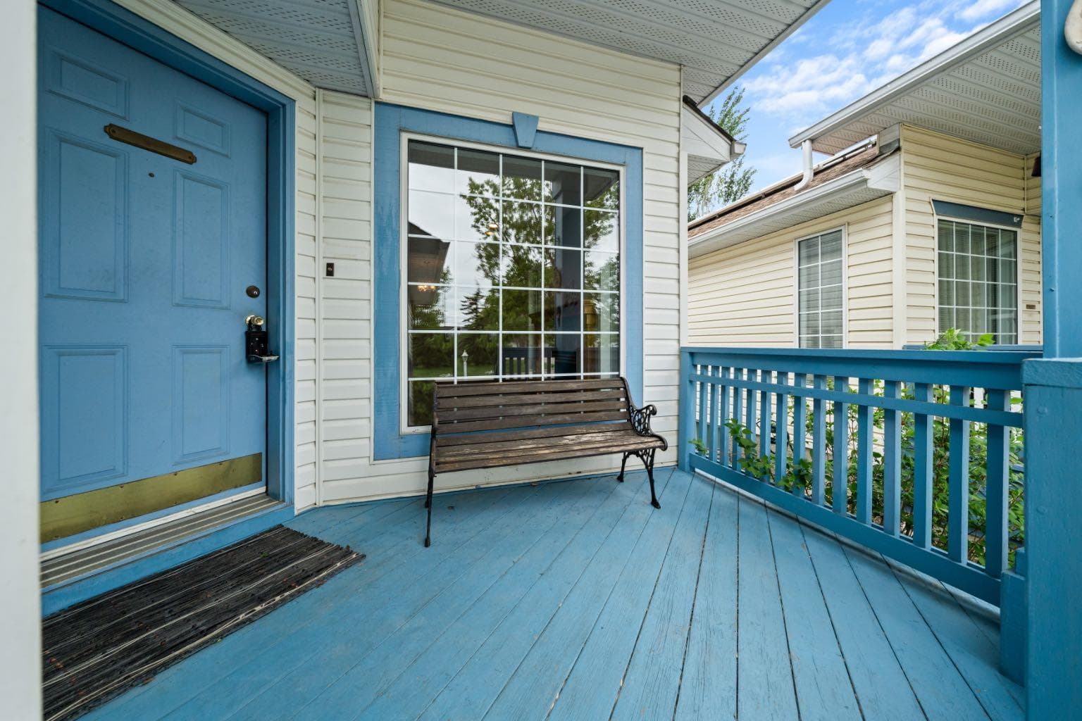 126 Douglas Glen Close SE — photo 2