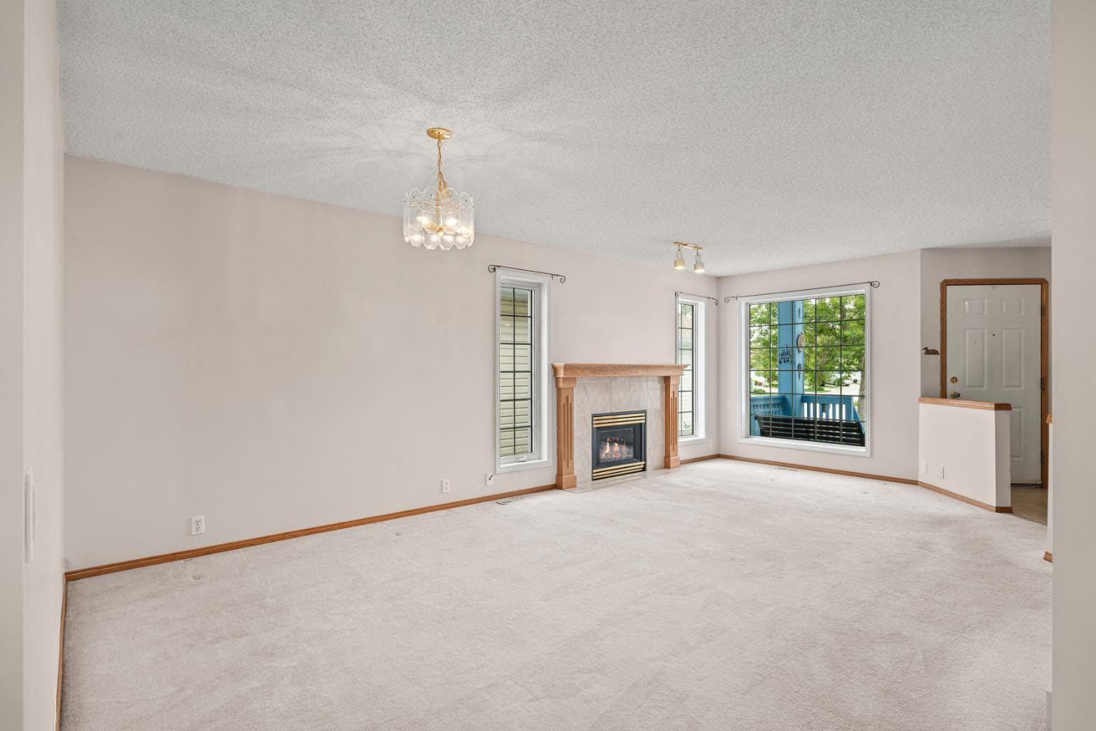 126 Douglas Glen Close SE — photo 4