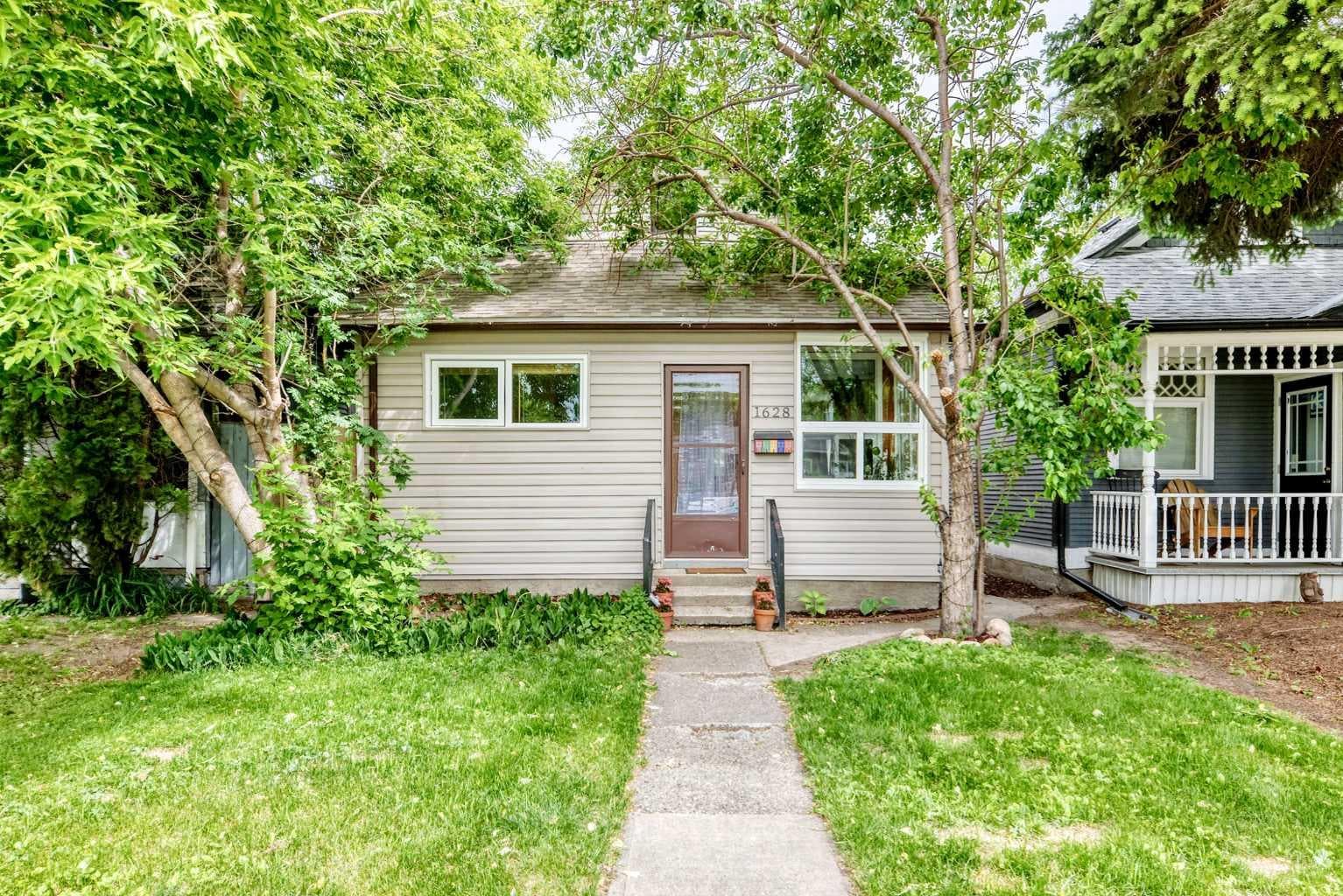 1628 15 Street SE — photo 1