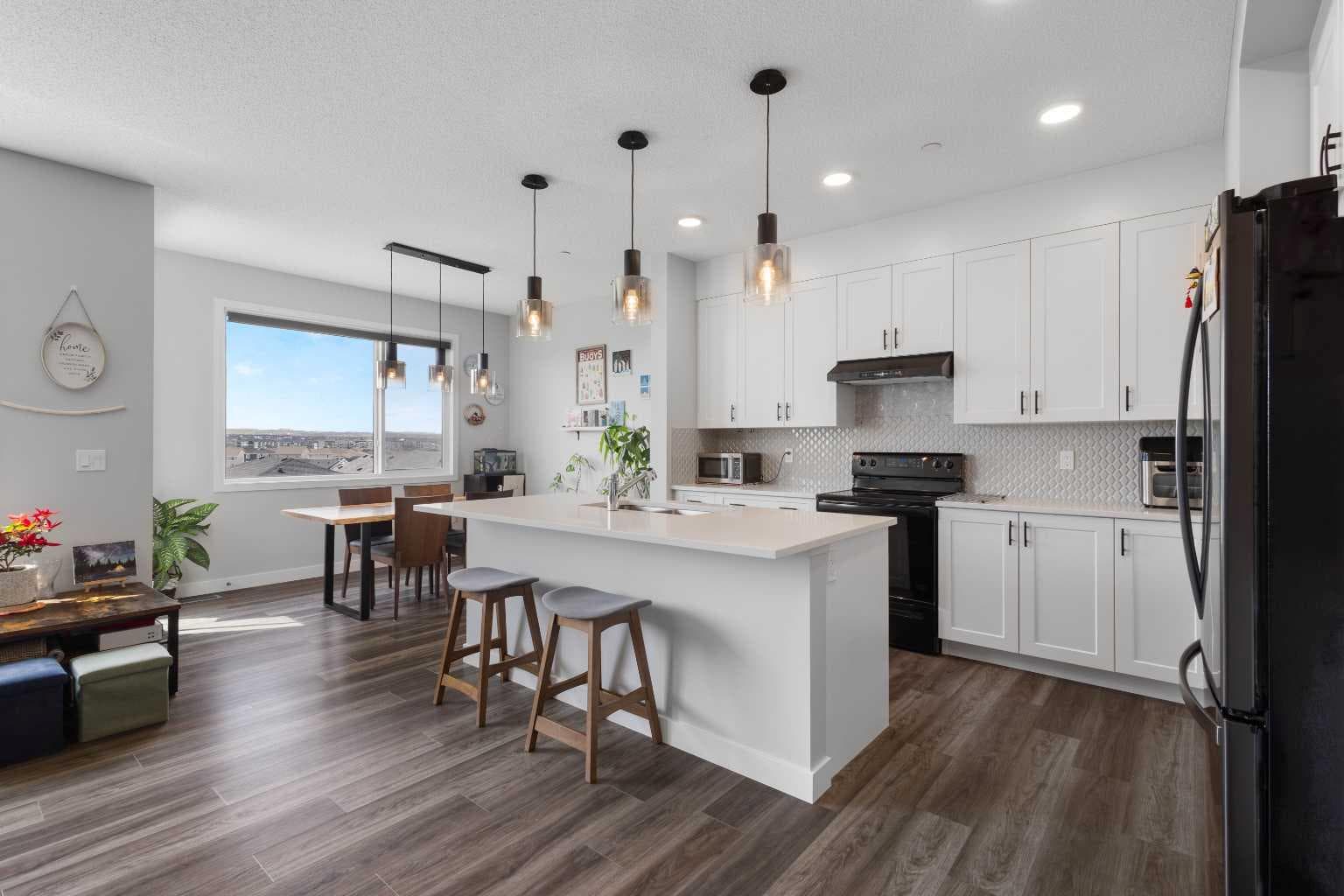 47 Lucas Terrace NW — photo 3