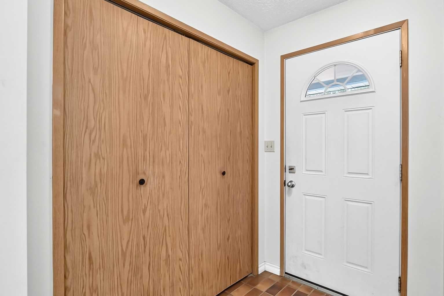 454 20 Avenue NW — photo 3