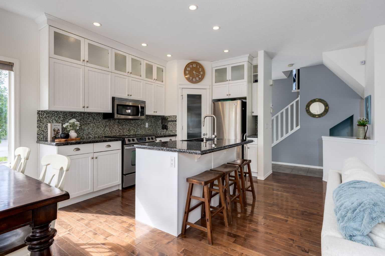 5 Brightonstone Grove SE — photo 3