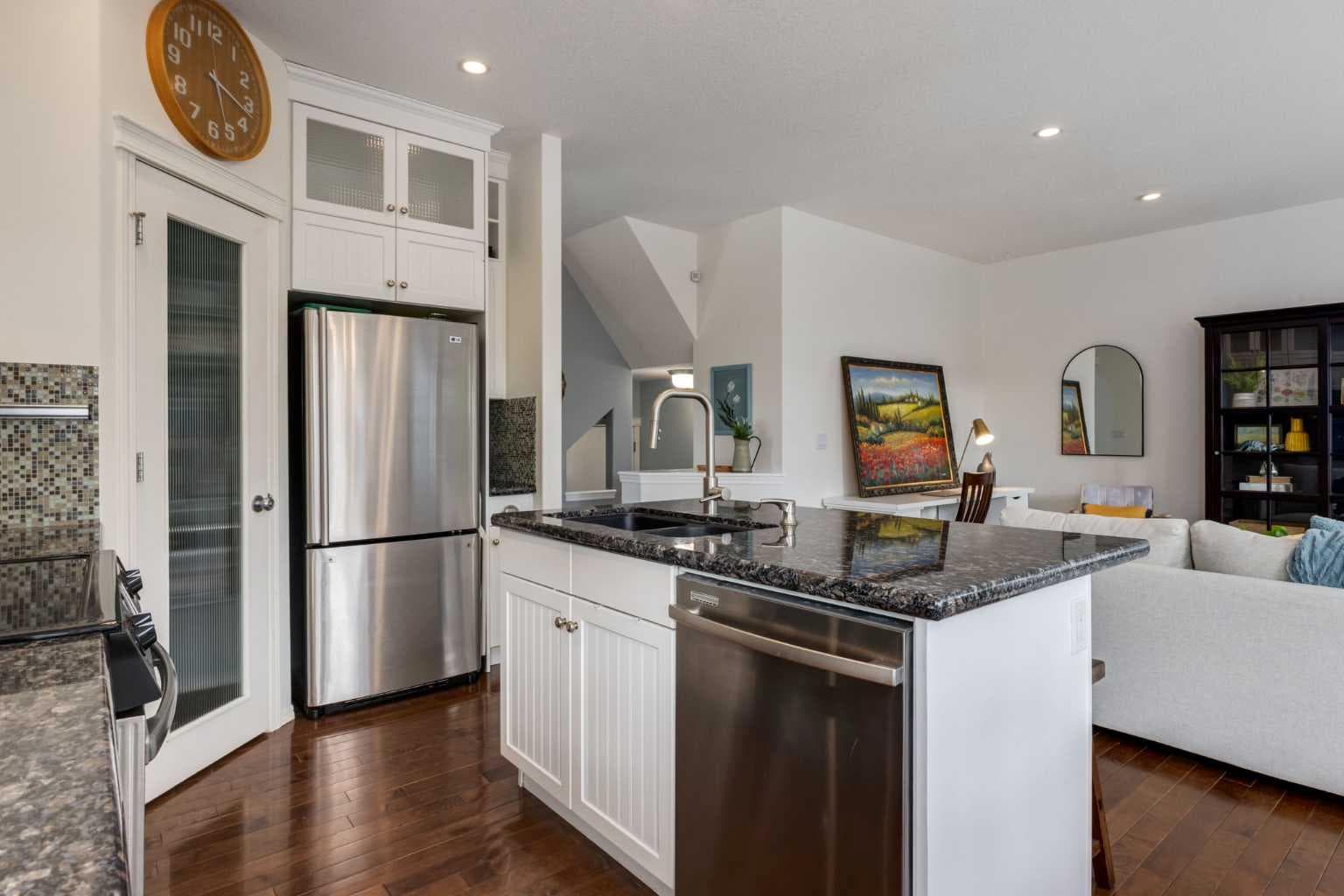 5 Brightonstone Grove SE — photo 4