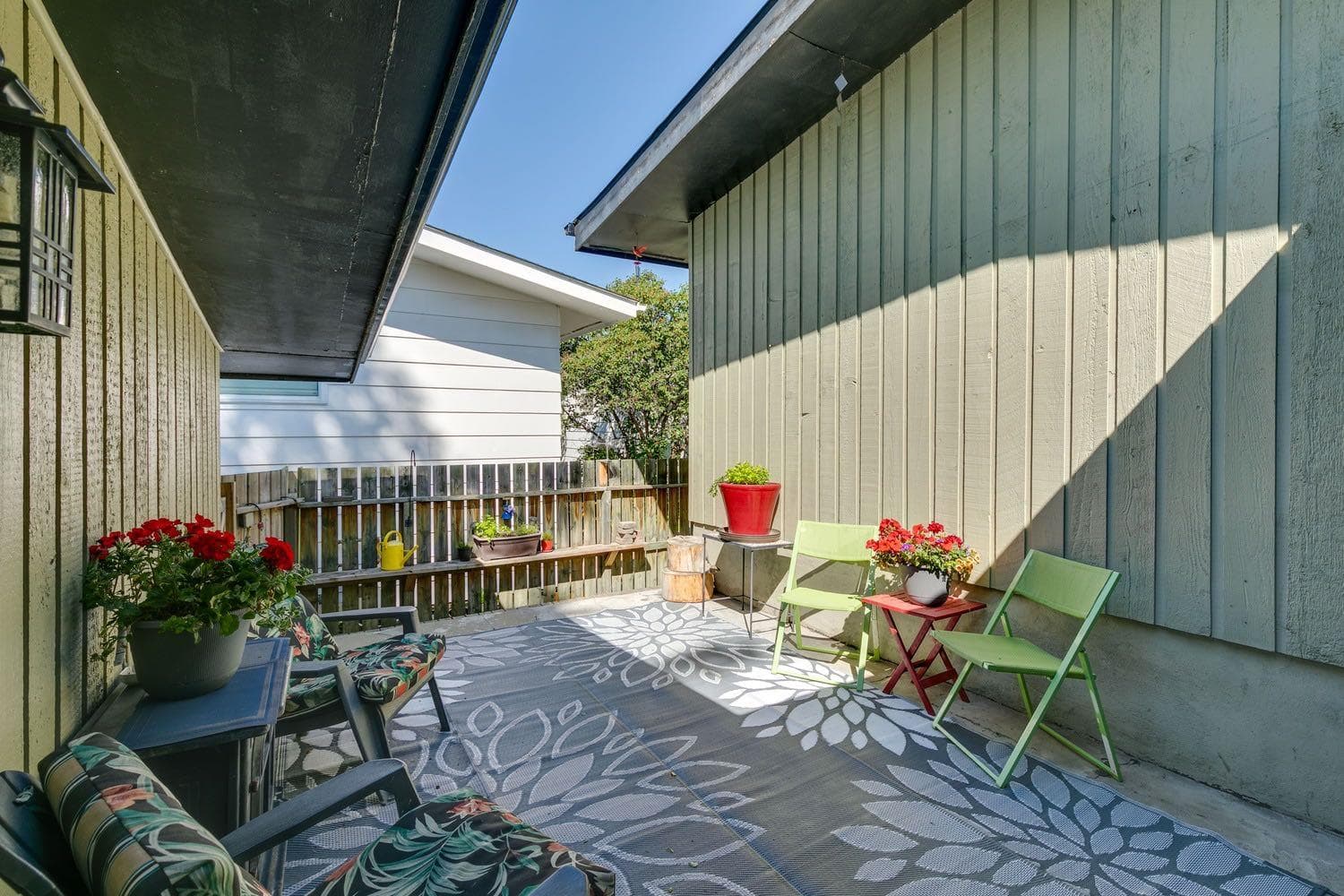 724 Willacy Drive SE — photo 4