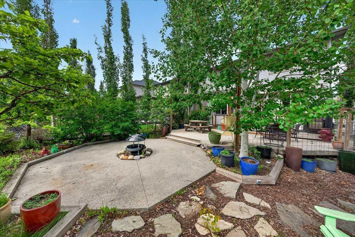 60 Sherwood Crescent NW — photo 2