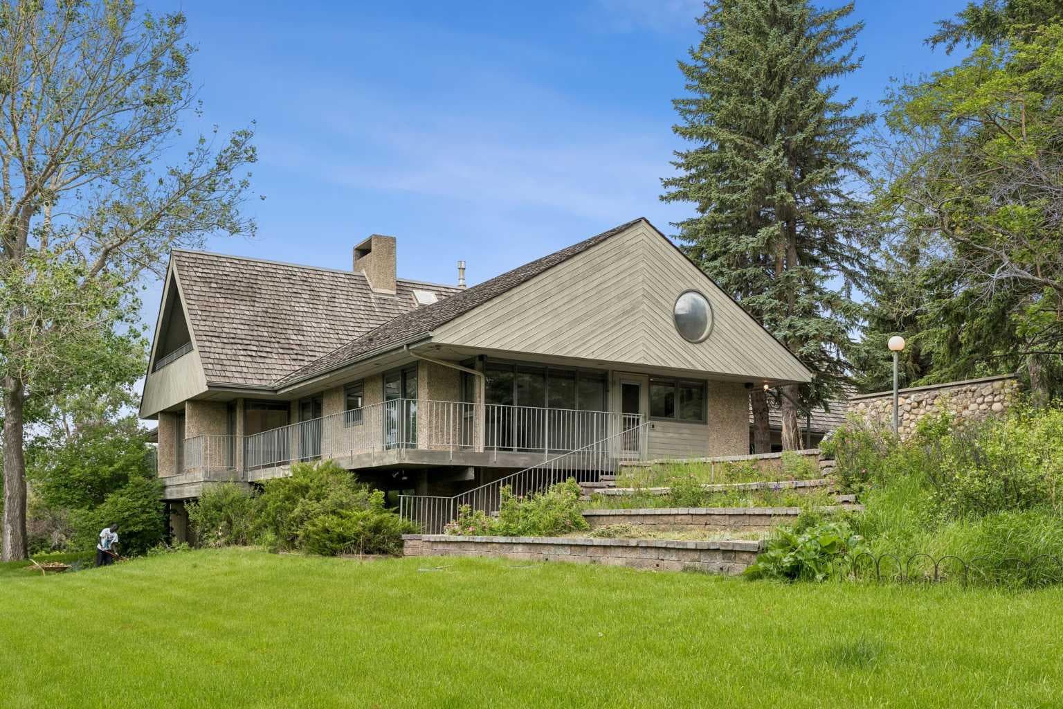 Detached in Springbank