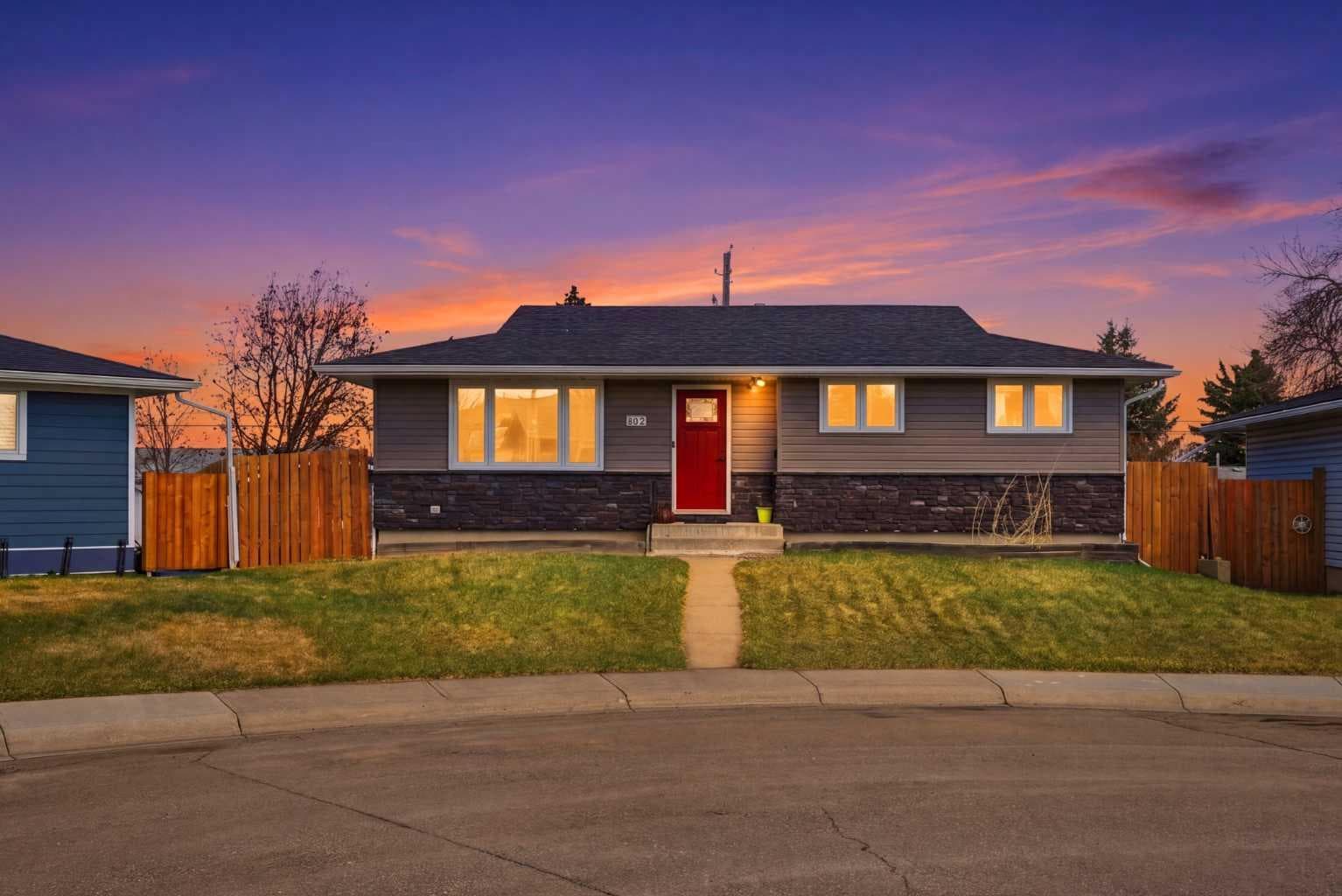 1012 Riddell Place SE — photo 1