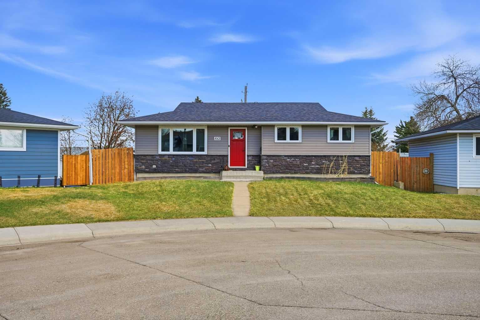 1012 Riddell Place SE — photo 2