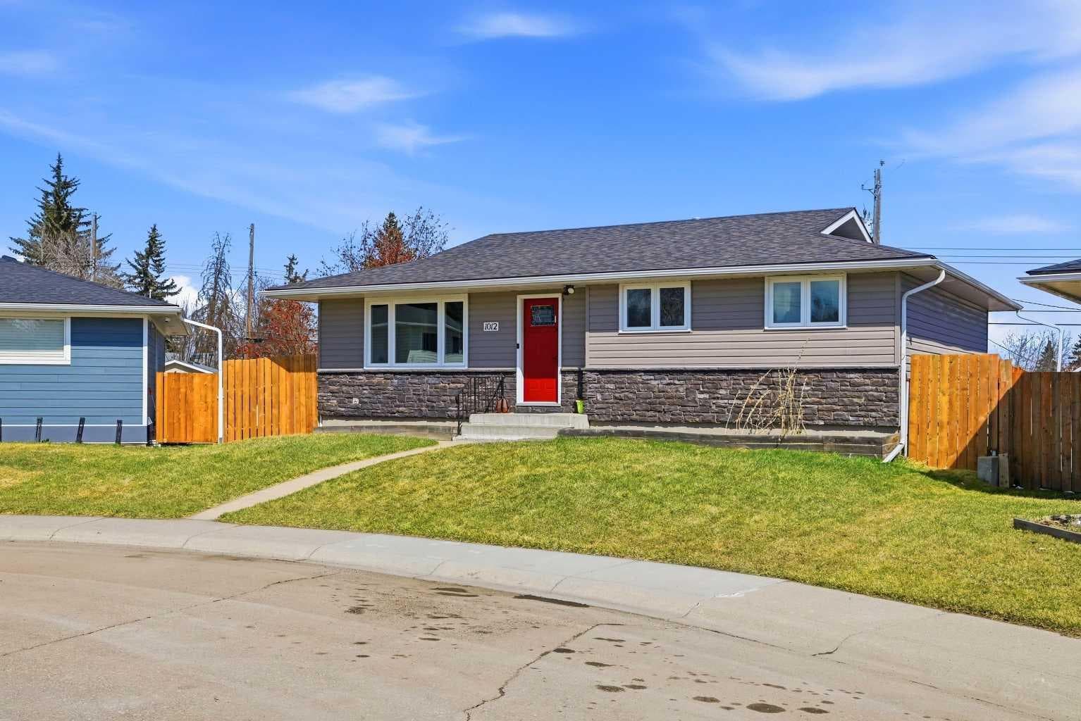 1012 Riddell Place SE — photo 3