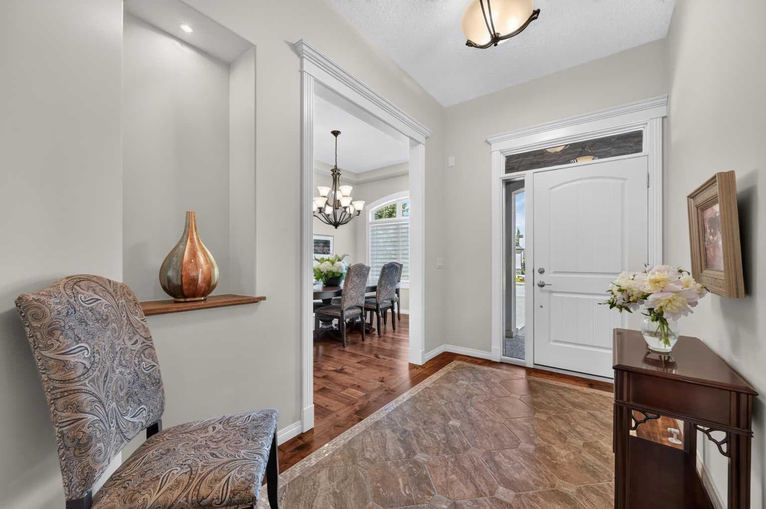 90 Waters Edge Drive — photo 2