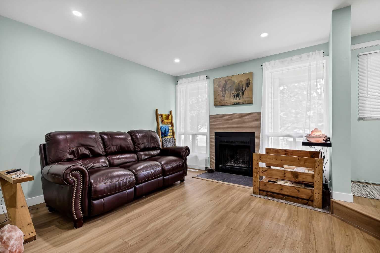 2187 Woodview Drive SW — photo 4