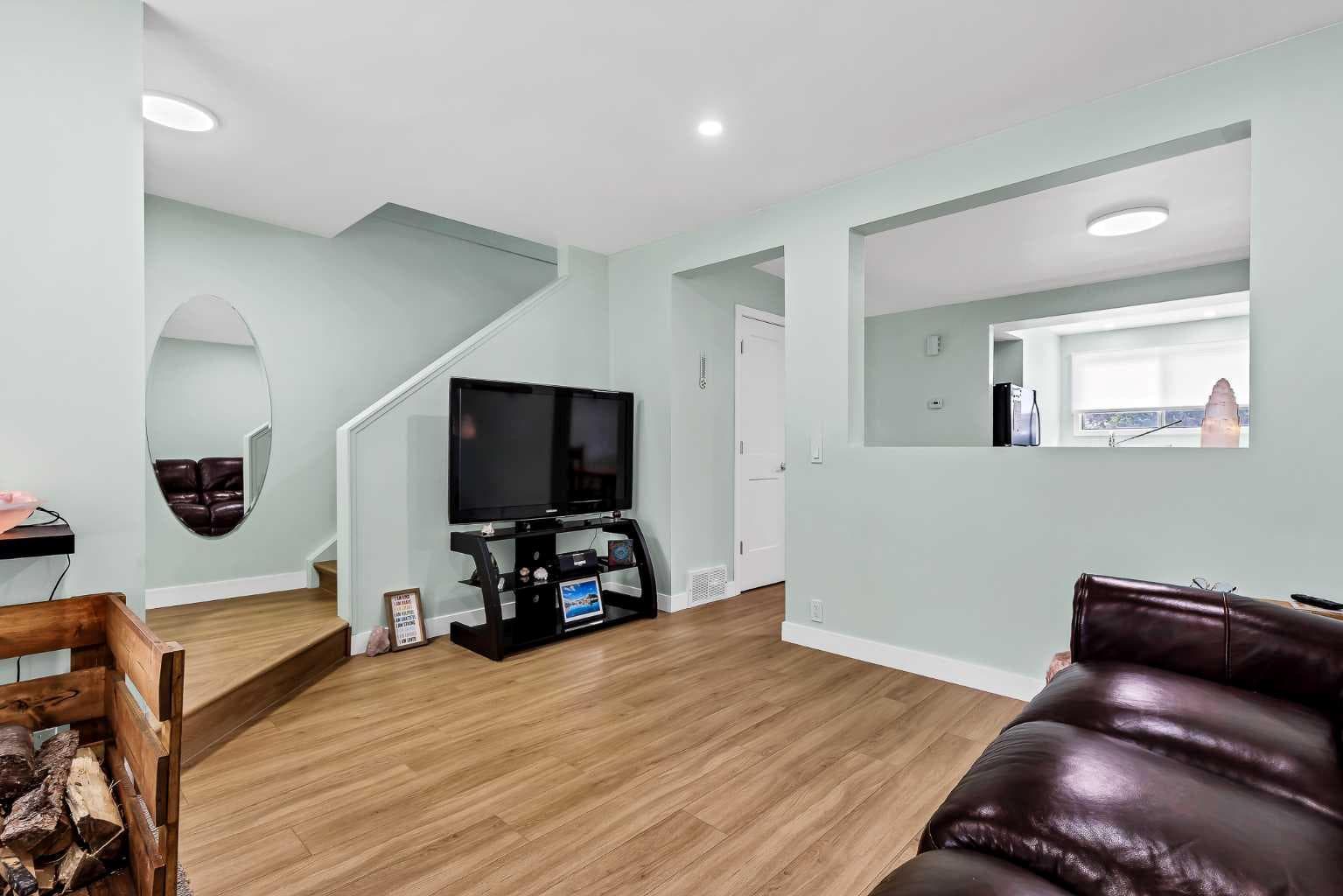 2187 Woodview Drive SW — photo 5